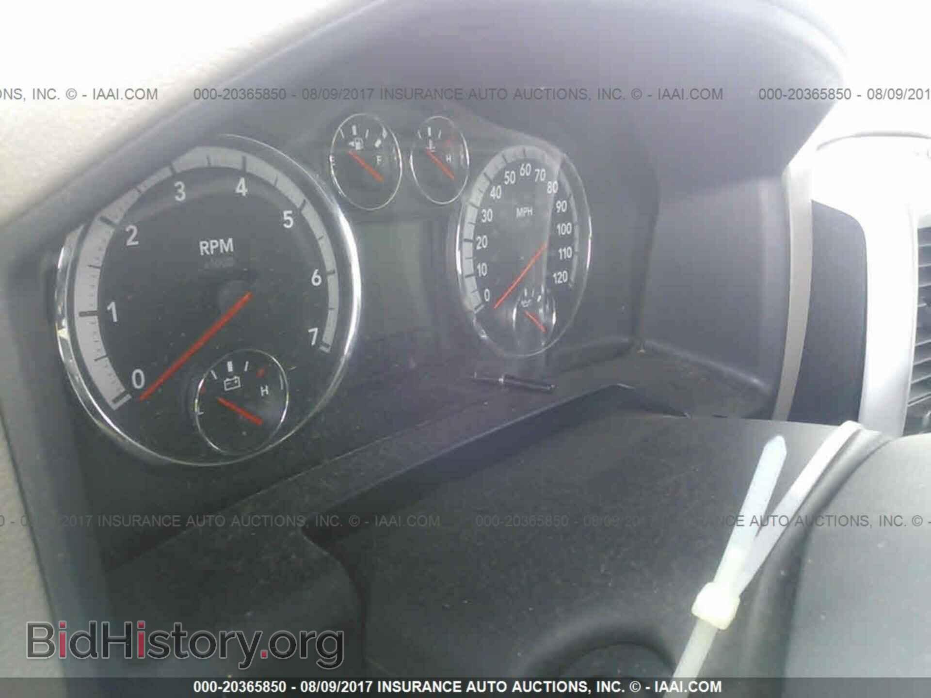 2011 Dodge Ram 1500 - VIN: 1D7RB1CT2BS636932 - Фото 7