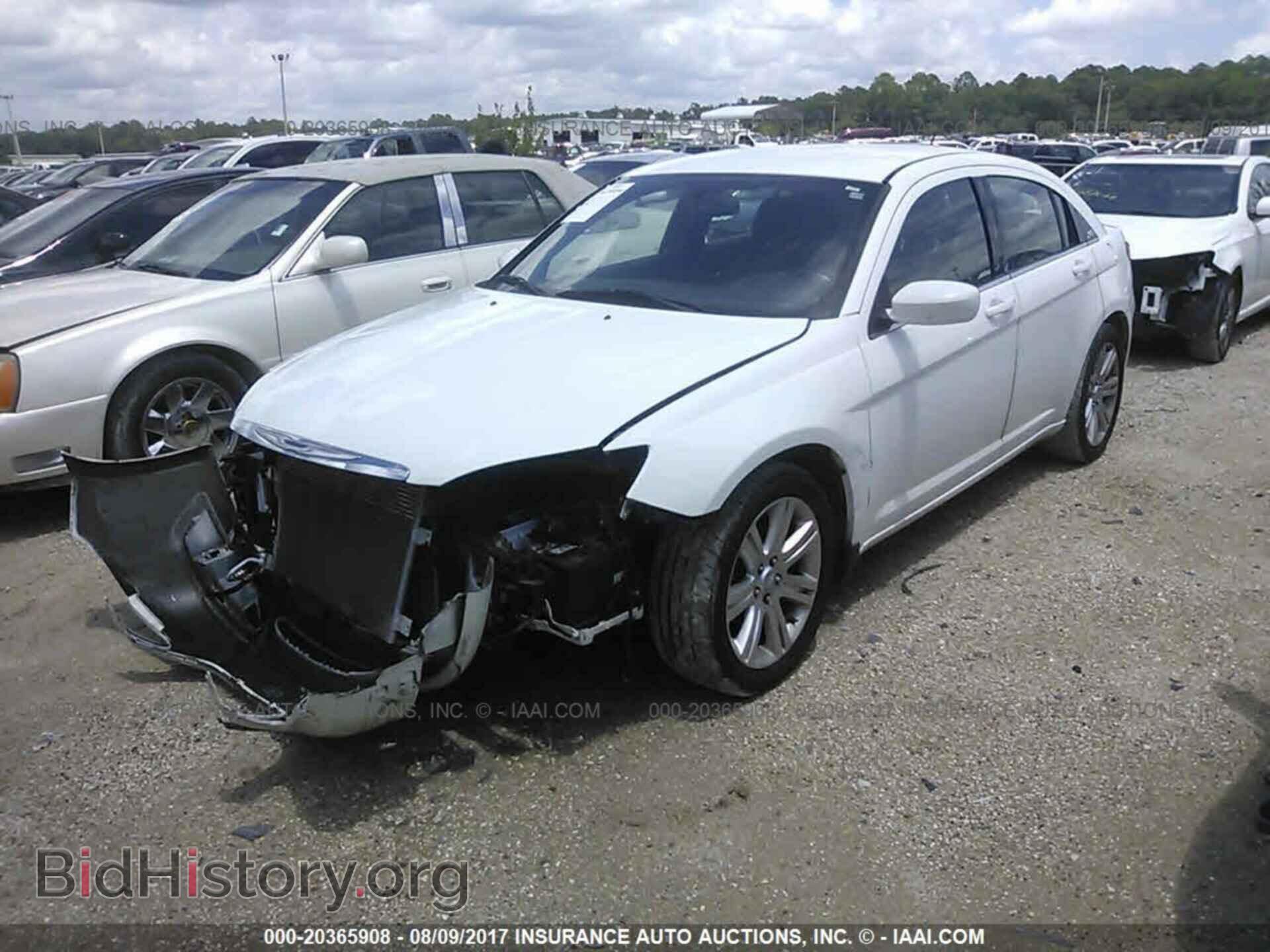 2012 Chrysler 200 - VIN: 1C3CCBBG3CN297108 - Фото 2