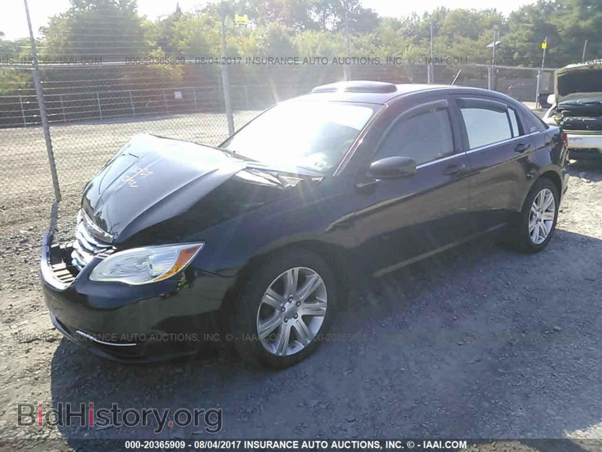 2013 Chrysler 200 - VIN: 1C3CCBBB2DN650055 - Photo 2
