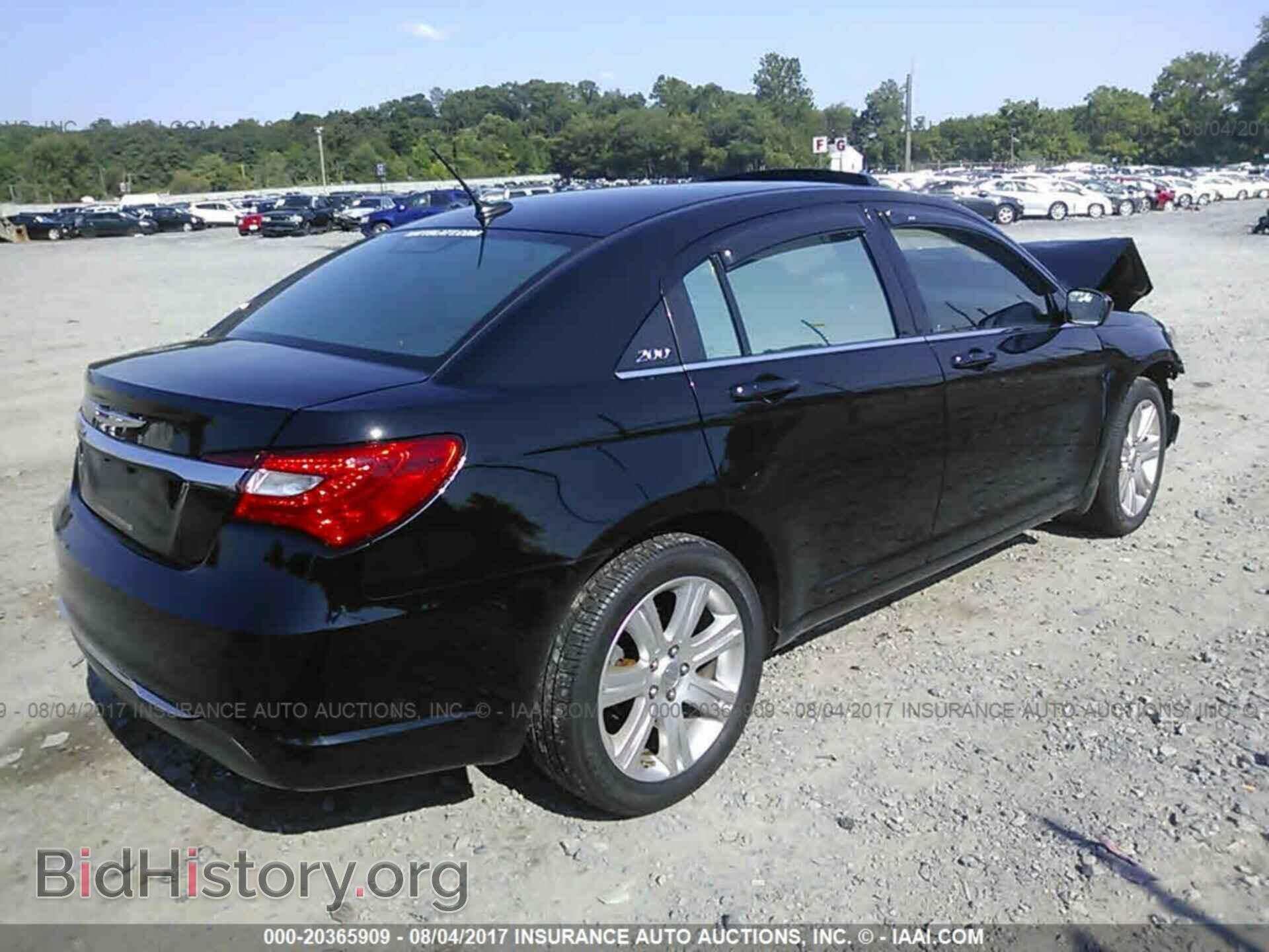 2013 Chrysler 200 - VIN: 1C3CCBBB2DN650055 - Photo 4