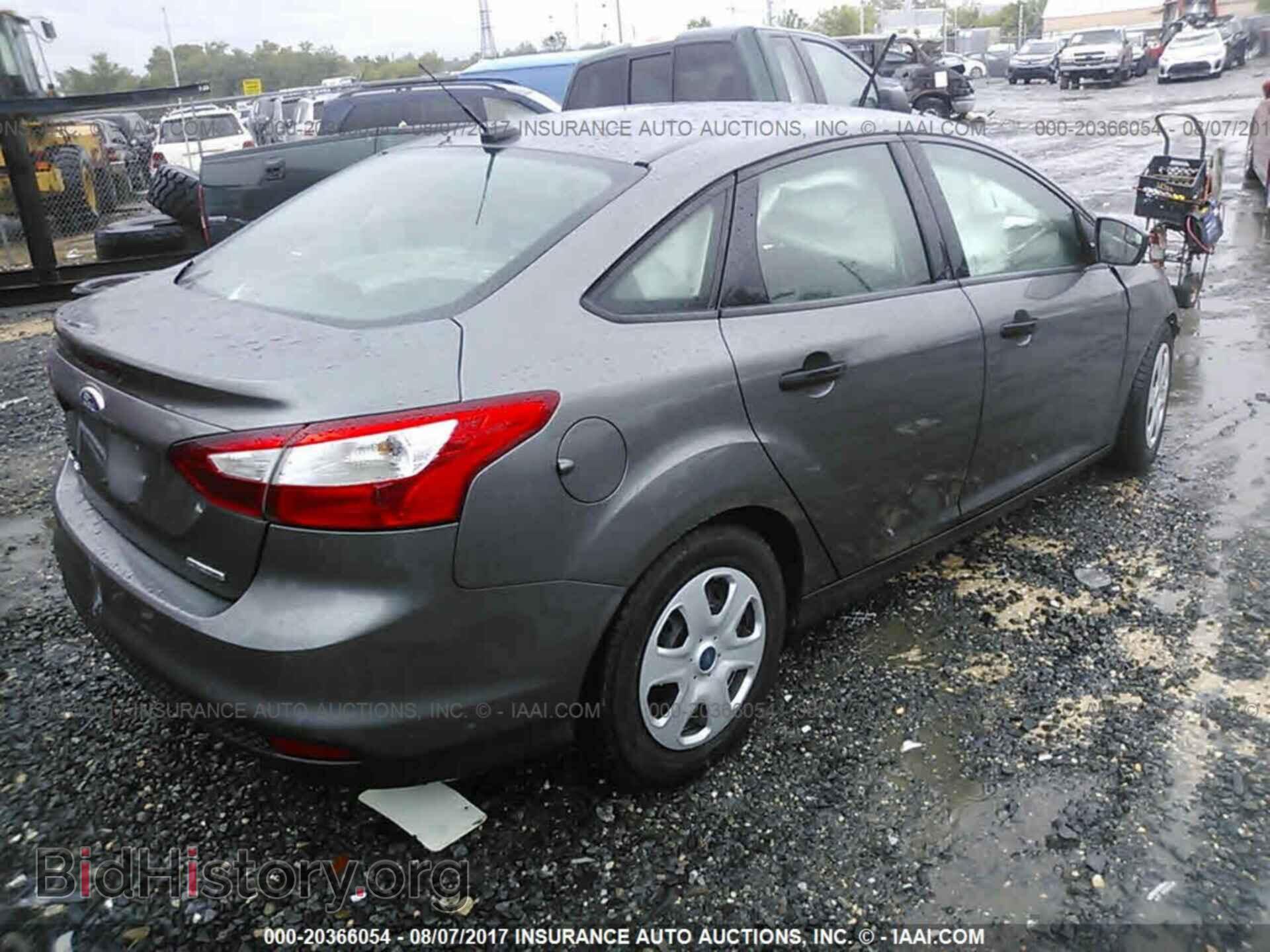 2013 Ford Focus - VIN: 1FADP3E21DL331947 - Photo 4