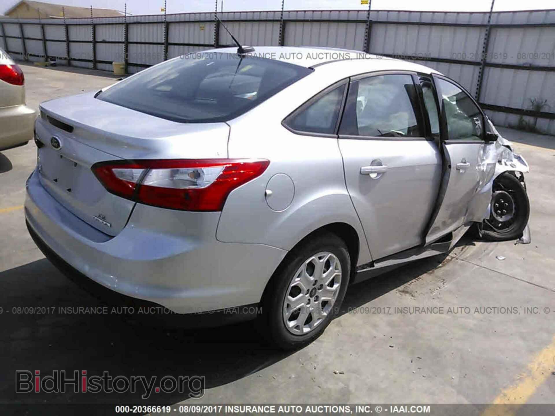 2012 Ford Focus - VIN: 1FAHP3F2XCL396312 - Photo 4