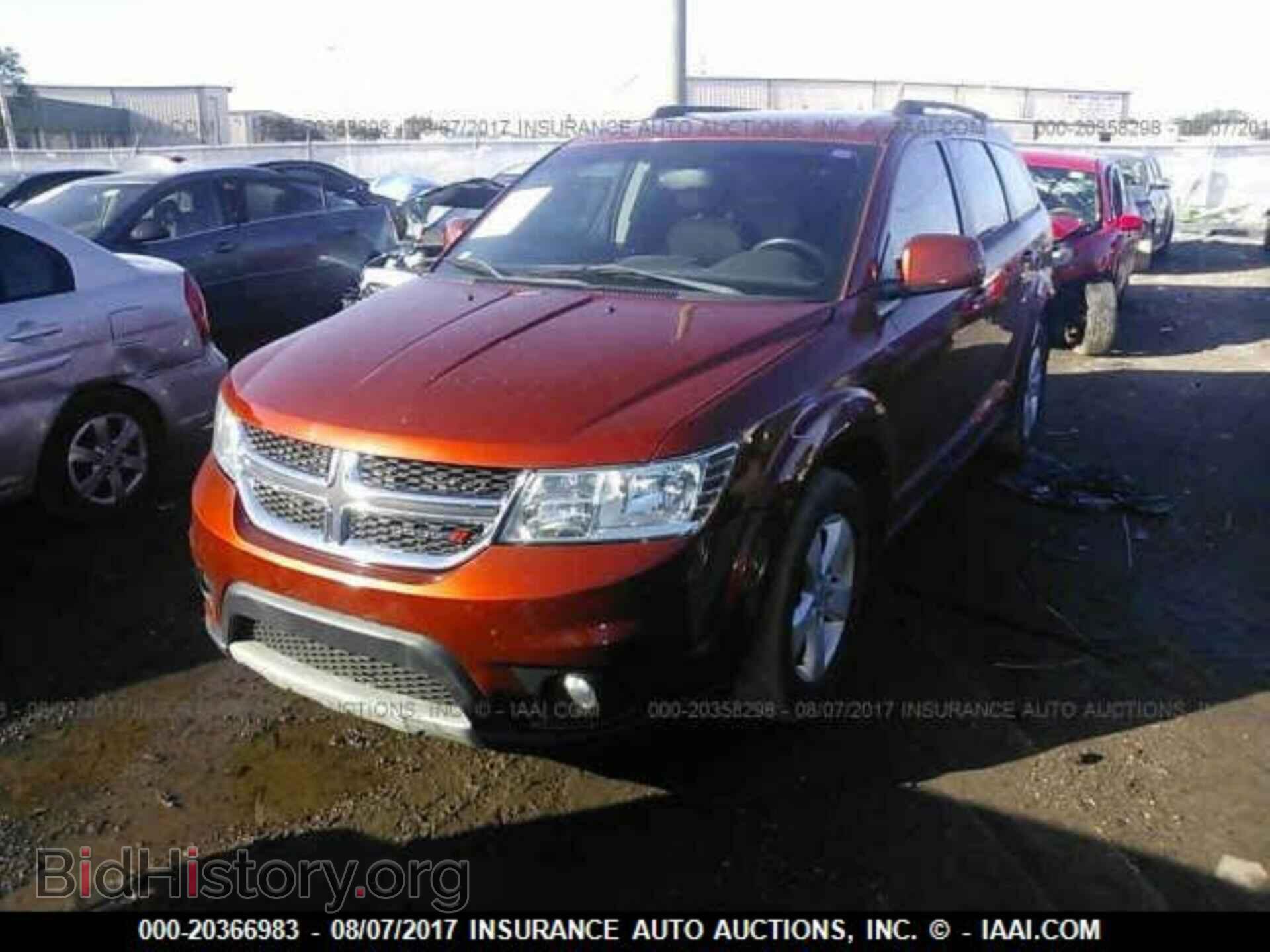 2012 Dodge Journey - VIN: 3C4PDCBG9CT393292 - Фото 2