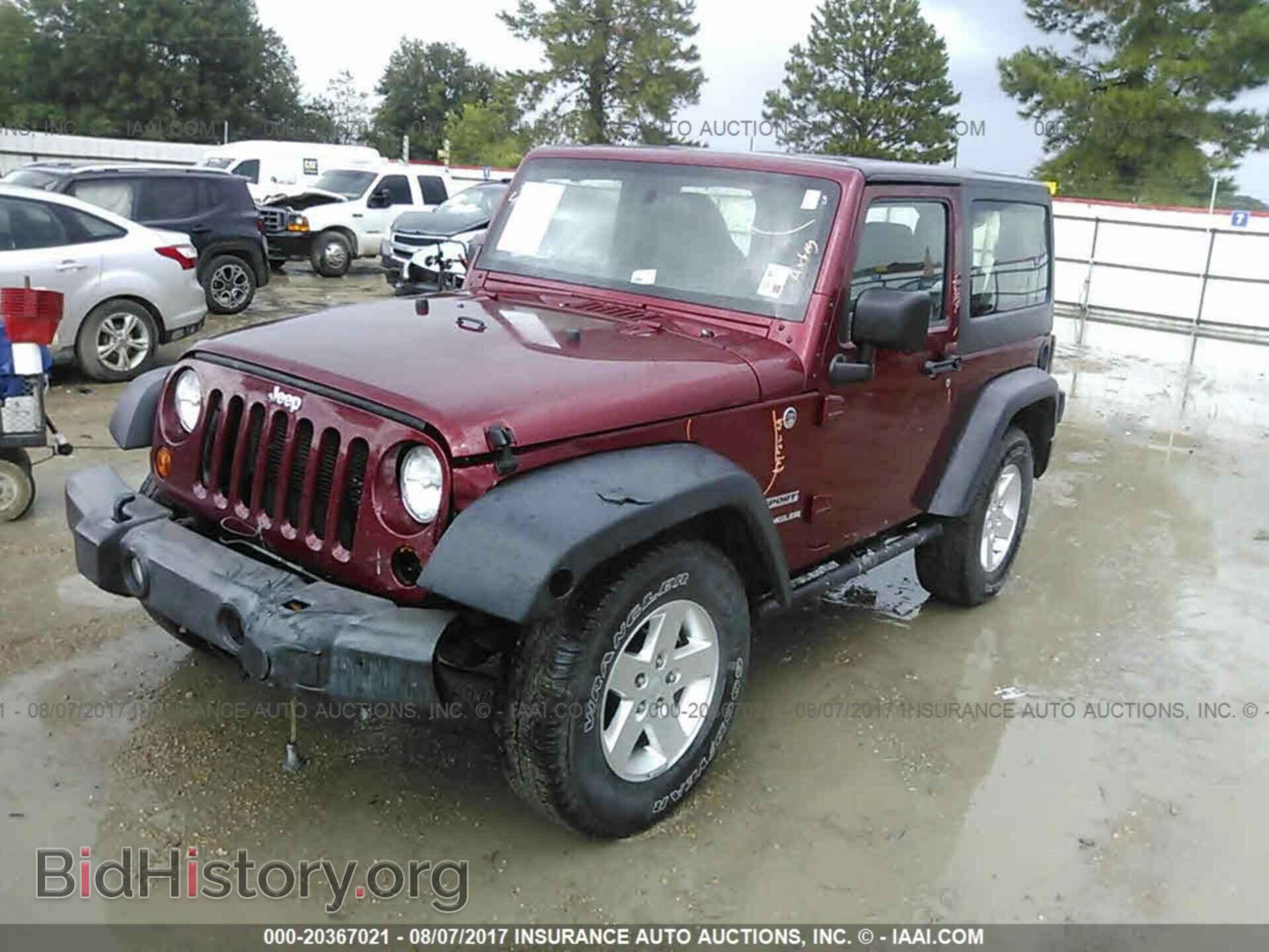 2013 Jeep Wrangler - VIN: 1C4AJWAG9DL526860 - Фото 2