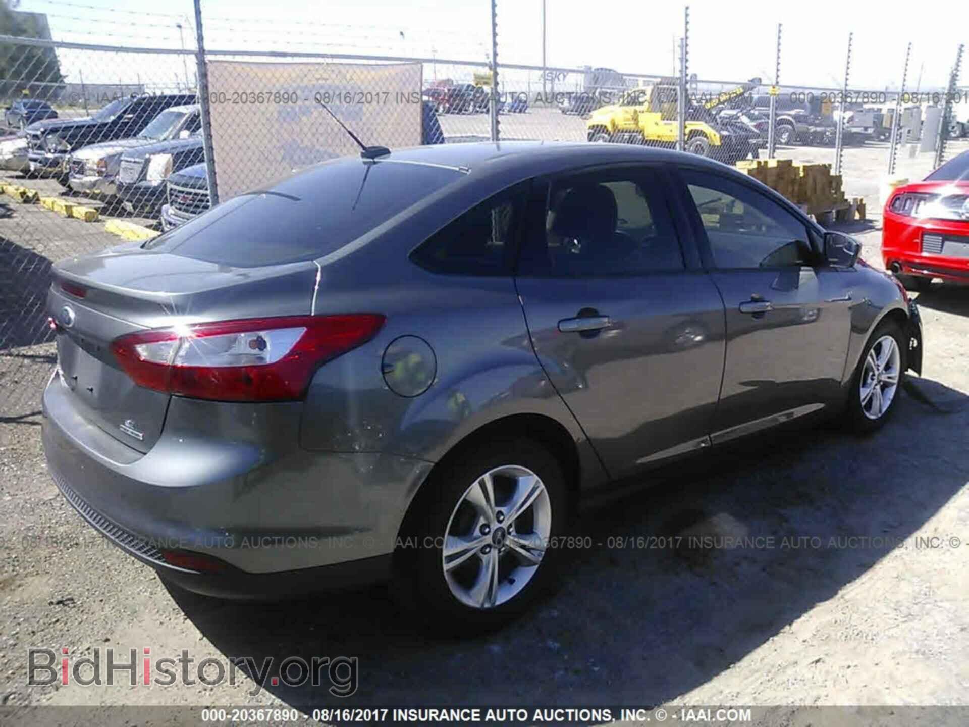 2013 Ford Focus - VIN: 1FADP3F25DL220686 - Photo 4