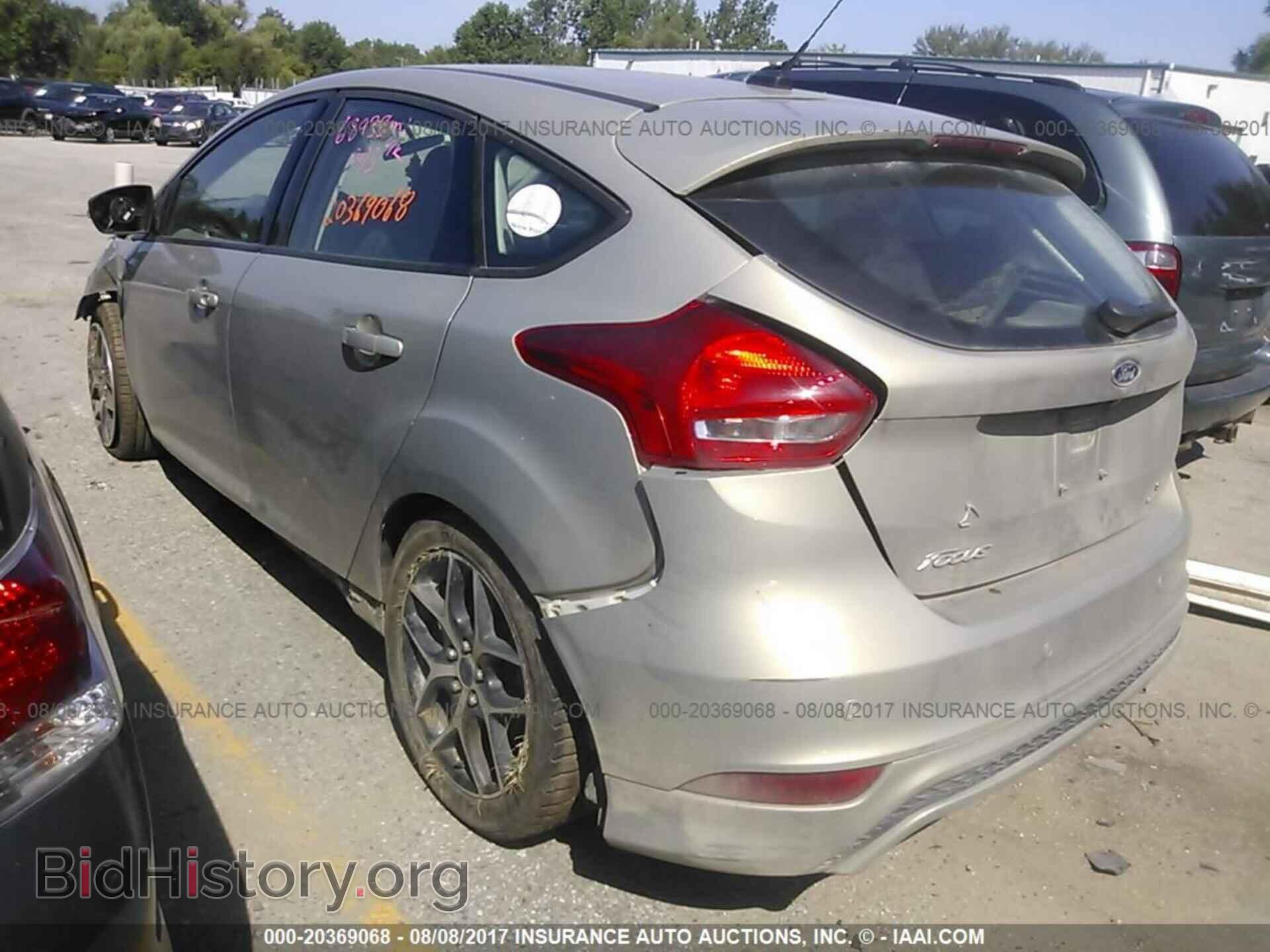 2015 Ford Focus - VIN: 1FADP3K28FL323352 - Photo 3