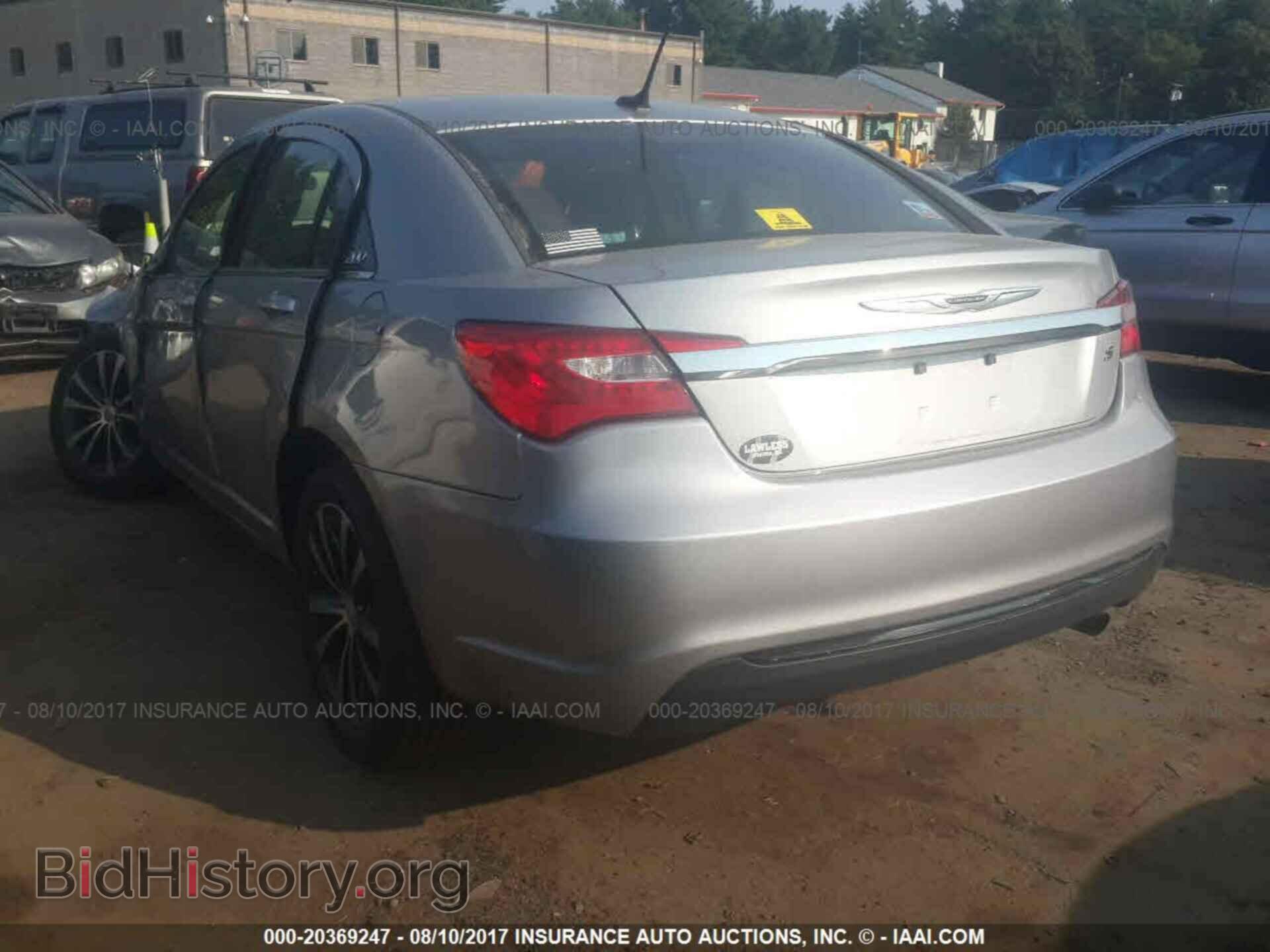2014 Chrysler 200 - VIN: 1C3CCBBB4EN178751 - Photo 3