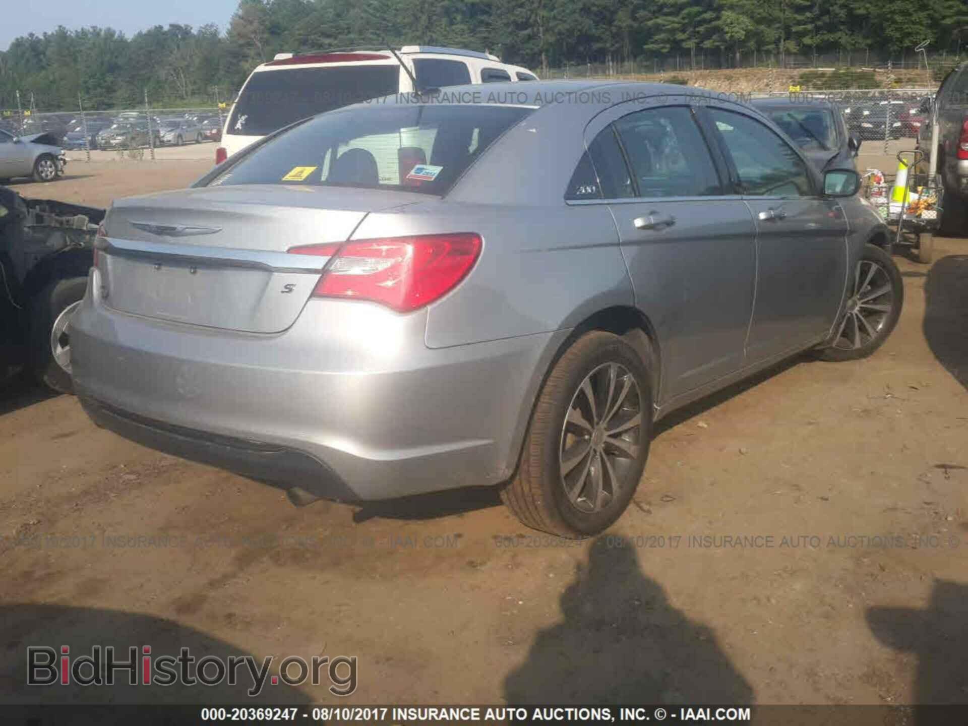 2014 Chrysler 200 - VIN: 1C3CCBBB4EN178751 - Photo 4