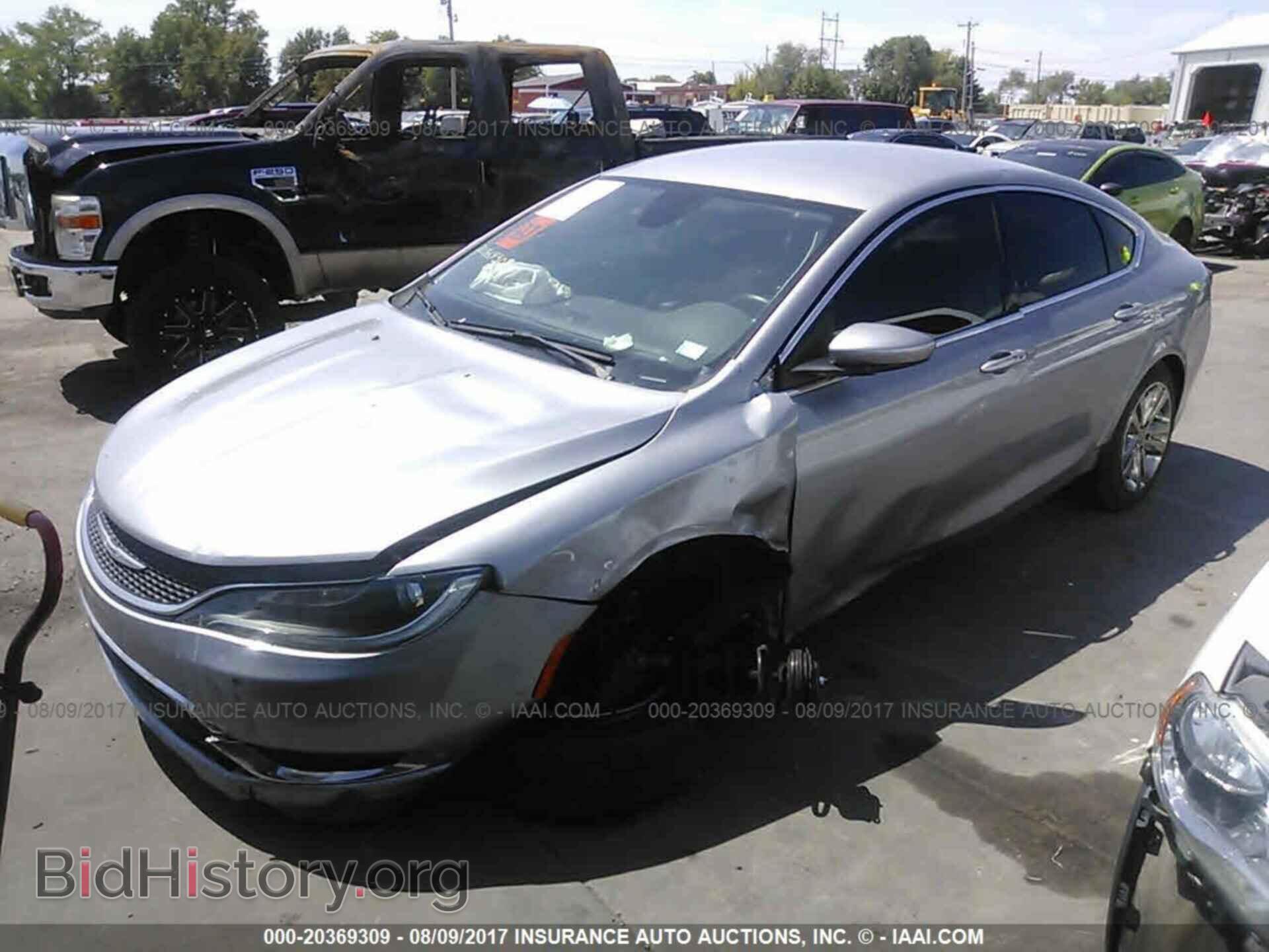 2015 Chrysler 200 - VIN: 1C3CCCABXFN539652 - Photo 2