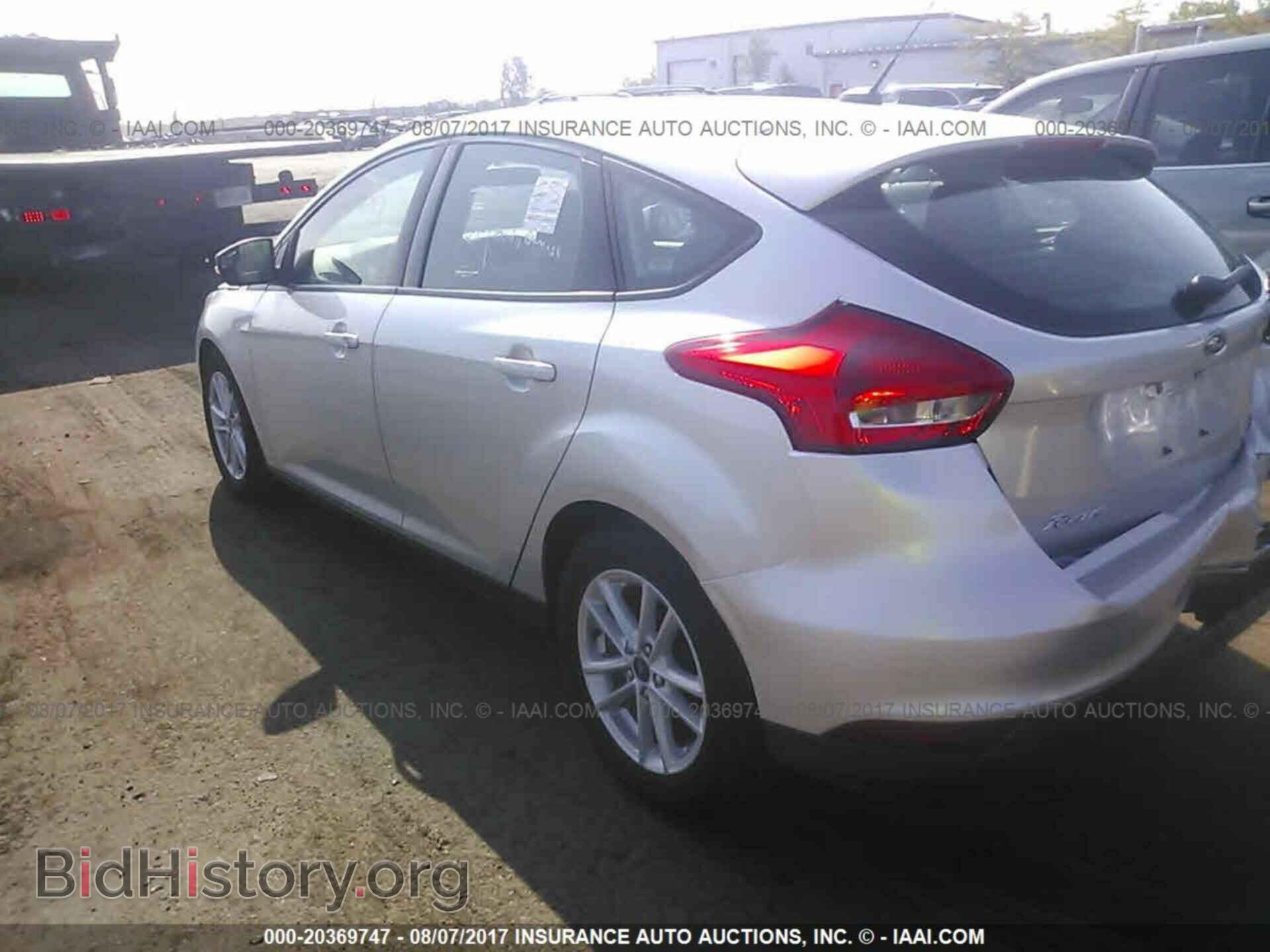 2017 Ford Focus - VIN: 1FADP3K26HL267902 - Photo 3