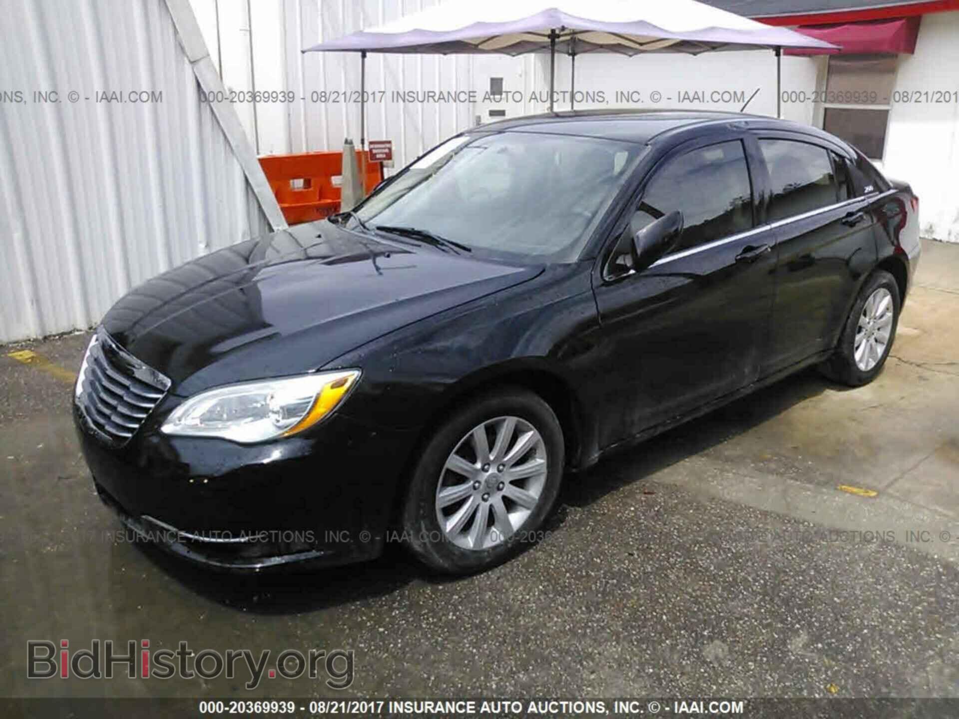 2011 Chrysler 200 - VIN: 1C3BC1FG4BN550113 - Фото 2