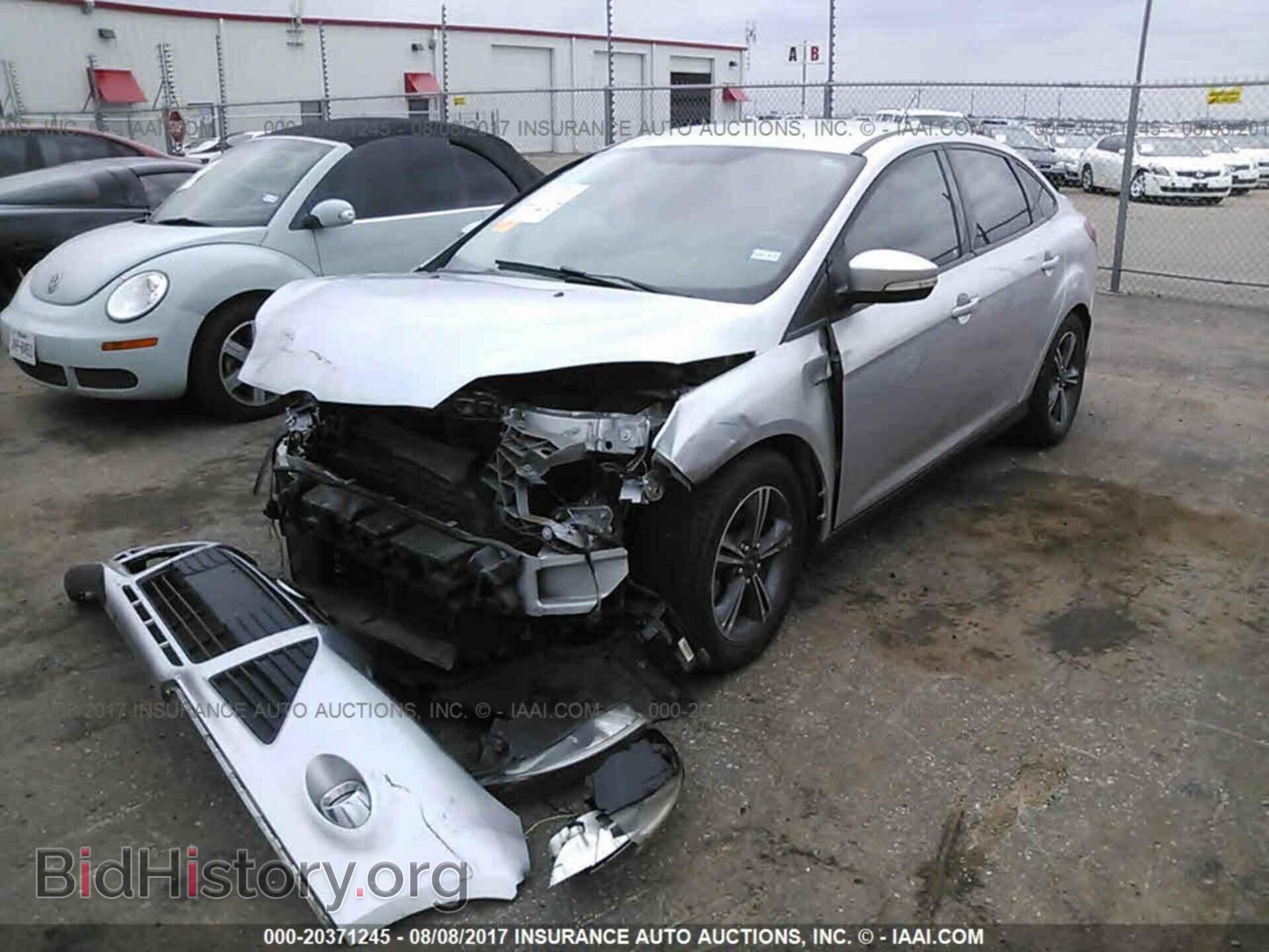 2014 Ford Focus - VIN: 1FADP3F23EL196731 - Фото 2