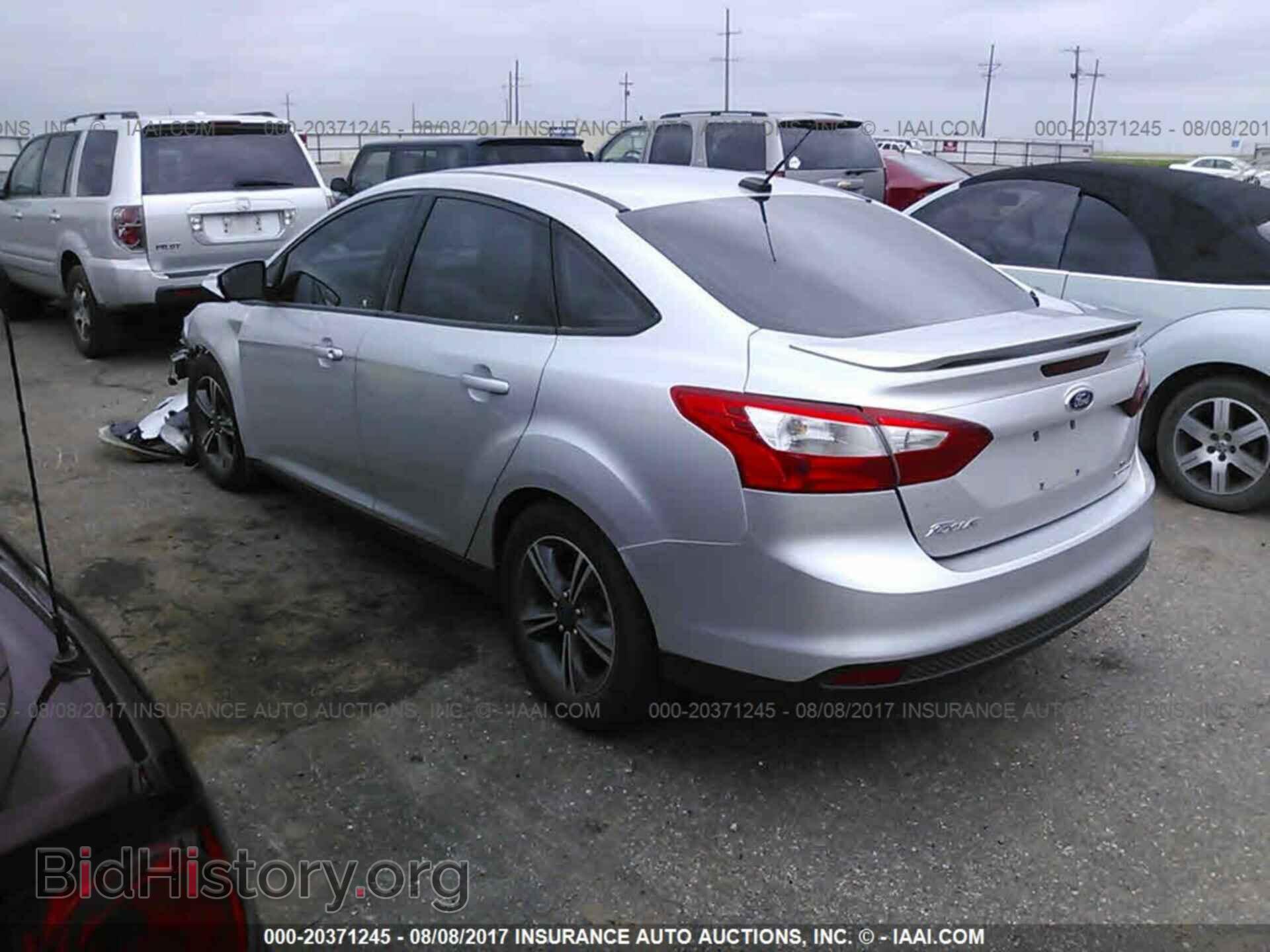 2014 Ford Focus - VIN: 1FADP3F23EL196731 - Фото 3