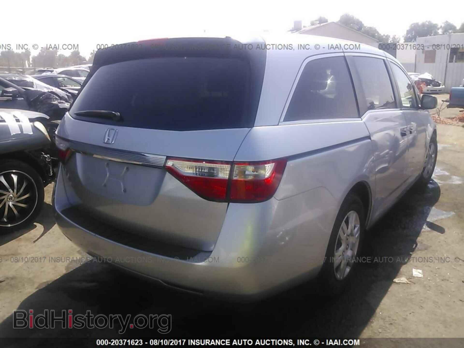 2011 Honda Odyssey - VIN: 5FNRL5H27BB036757 - Фото 4