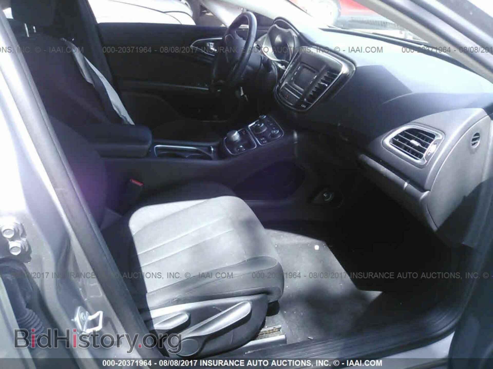 2016 Chrysler 200 - VIN: 1C3CCCAB6GN126970 - Photo 5