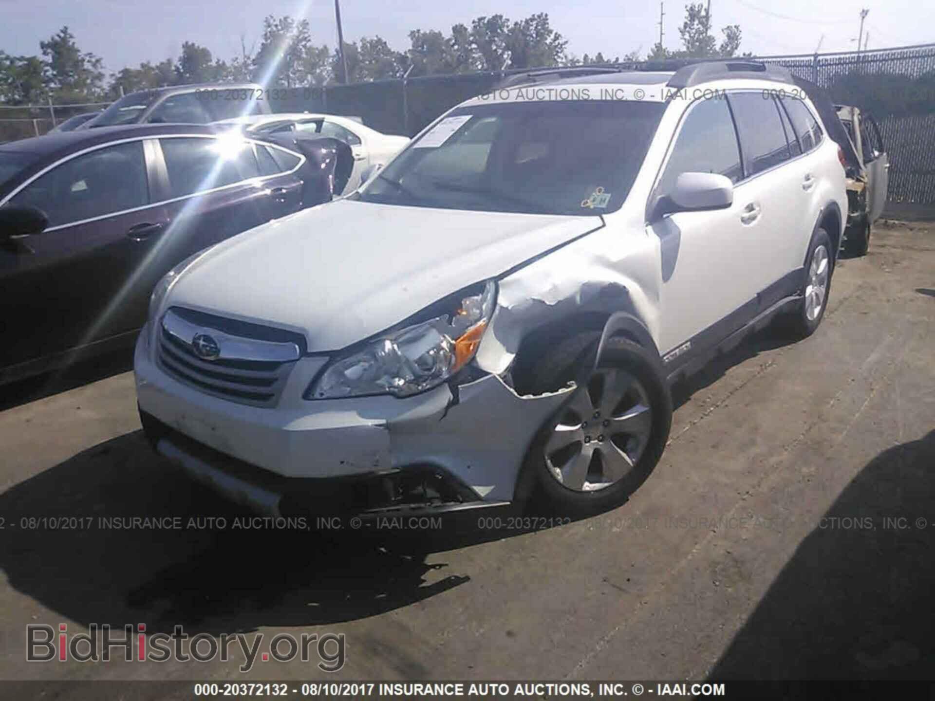 2011 Subaru Outback - VIN: 4S4BRBKC7B3311861 - Фото 2