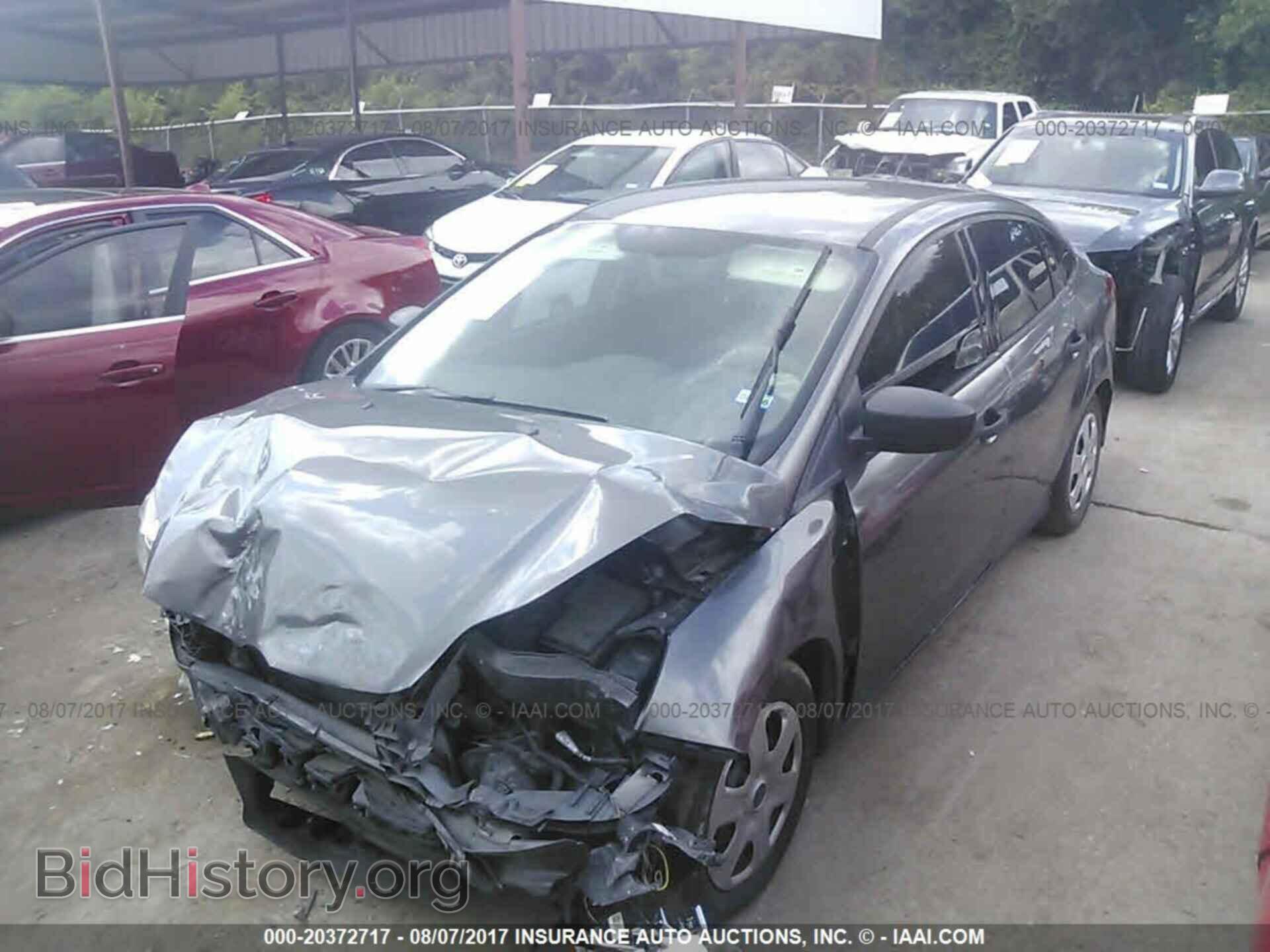 2012 Ford Focus - VIN: 1FAHP3E22CL226852 - Photo 2