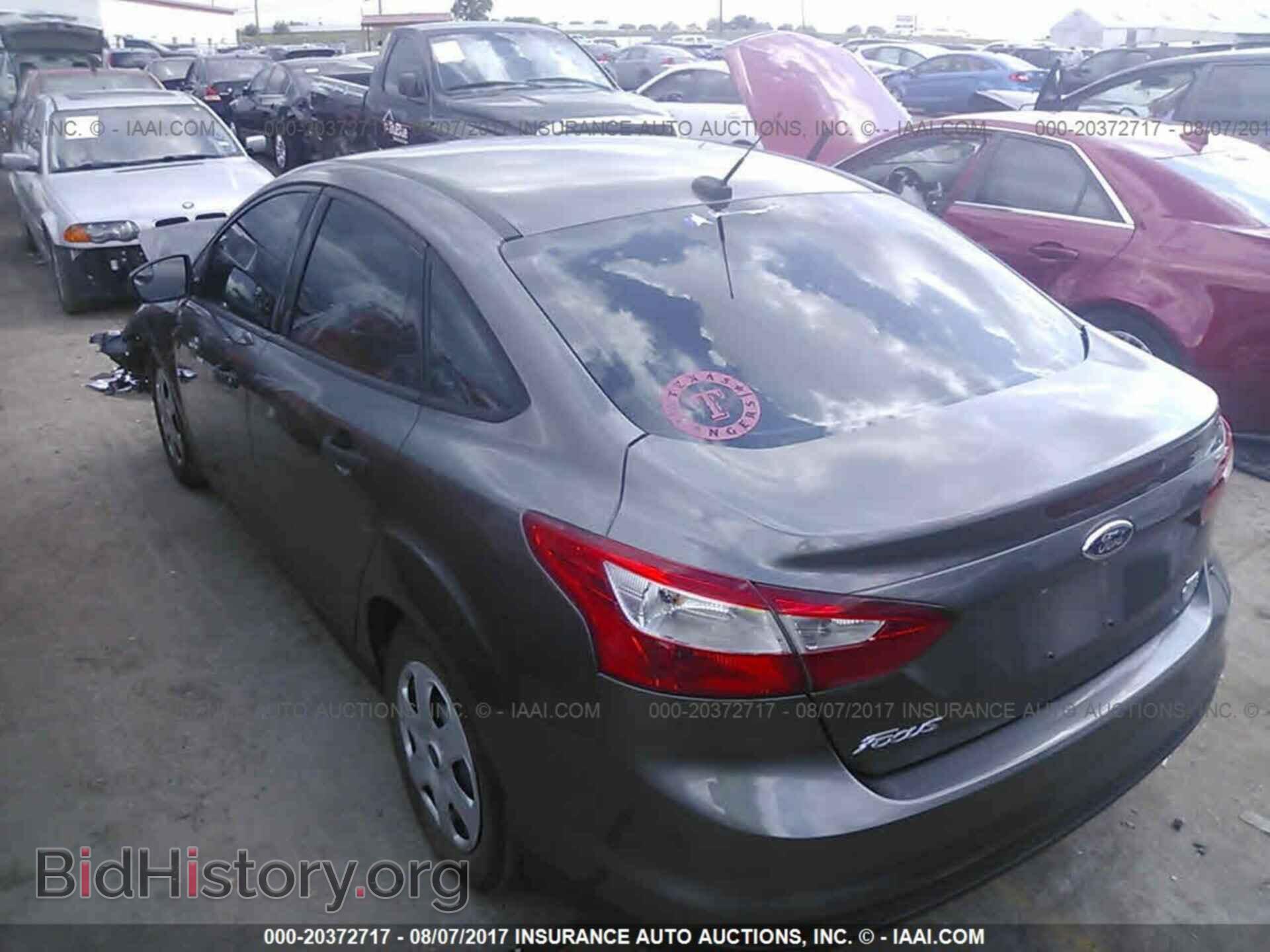 2012 Ford Focus - VIN: 1FAHP3E22CL226852 - Photo 3