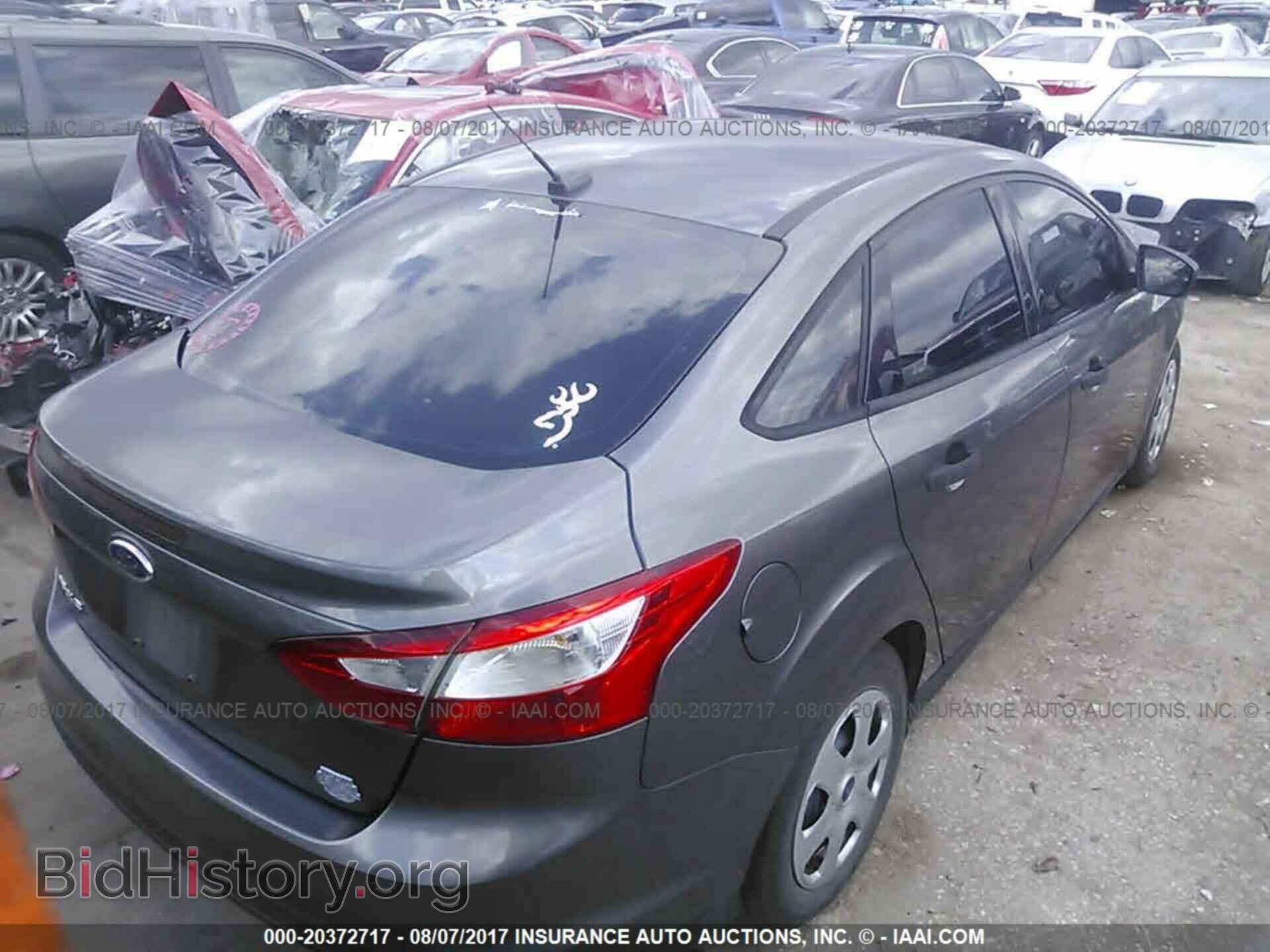 2012 Ford Focus - VIN: 1FAHP3E22CL226852 - Photo 4
