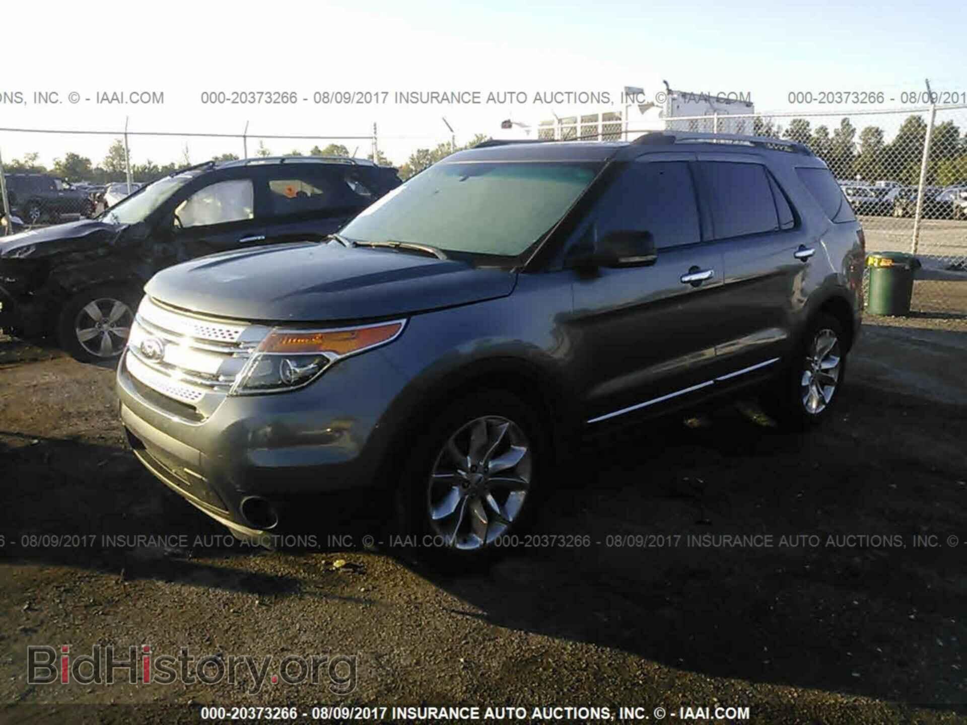 2012 Ford Explorer - VIN: 1FMHK8D87CGA81517 - Photo 2