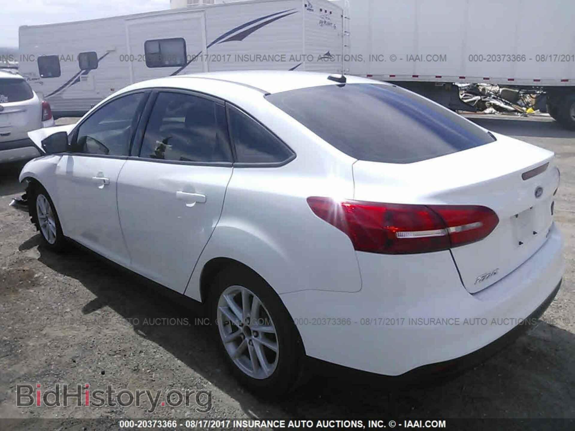 2015 Ford Focus - VIN: 1FADP3F21FL219439 - Photo 3