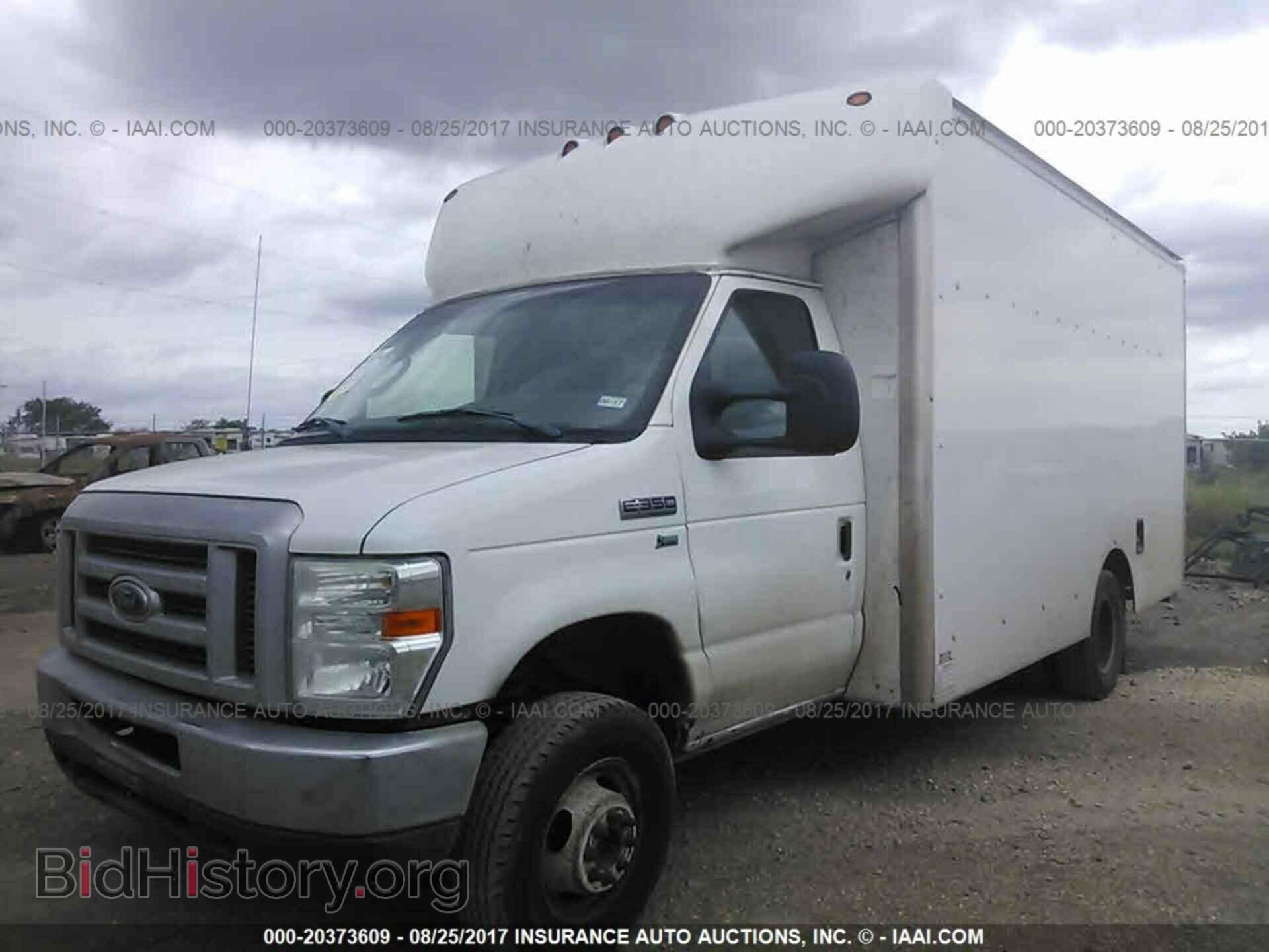 2011 Ford Econoline - VIN: 1FDWE3FLXBDA04871 - Фото 2