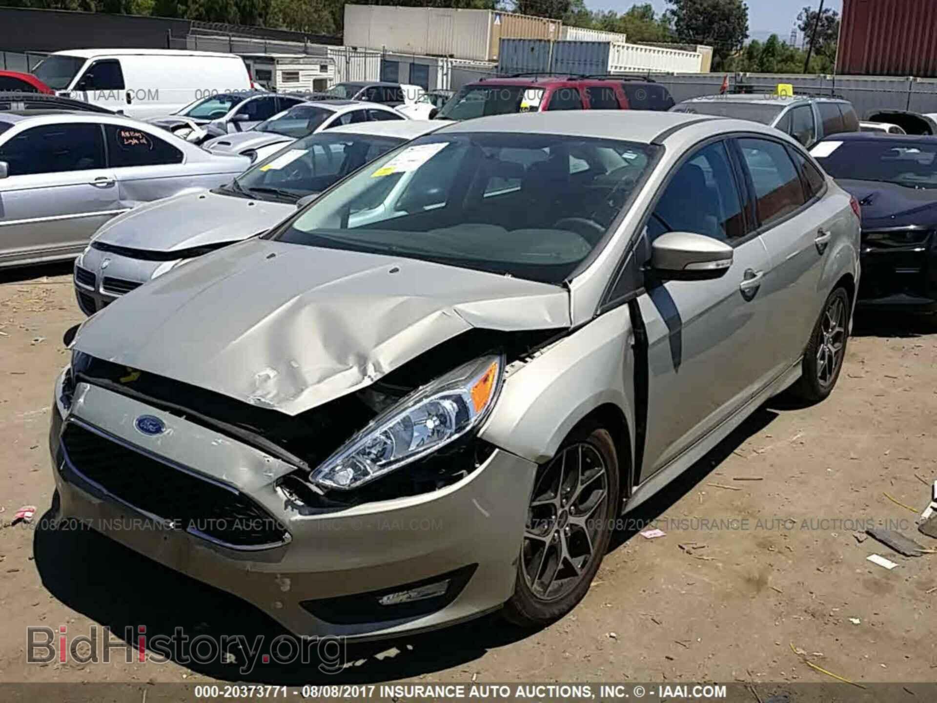 2016 Ford Focus - VIN: 1FADP3F21GL301561 - Фото 2