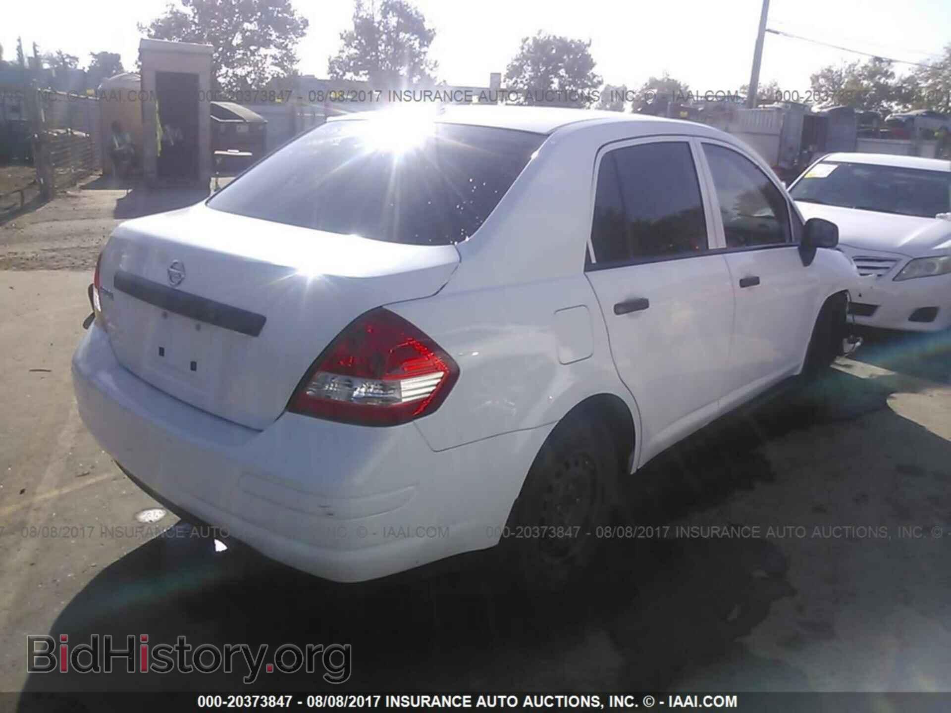 2011 Nissan Versa - VIN: 3N1CC1AP0BL422042 - Фото 4