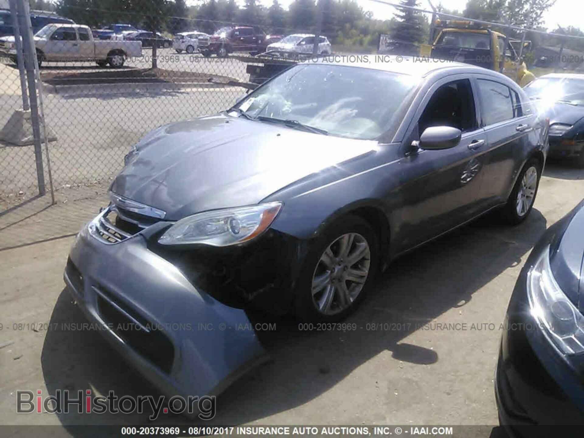 2012 Chrysler 200 - VIN: 1C3CCBBG2CN283006 - Photo 2