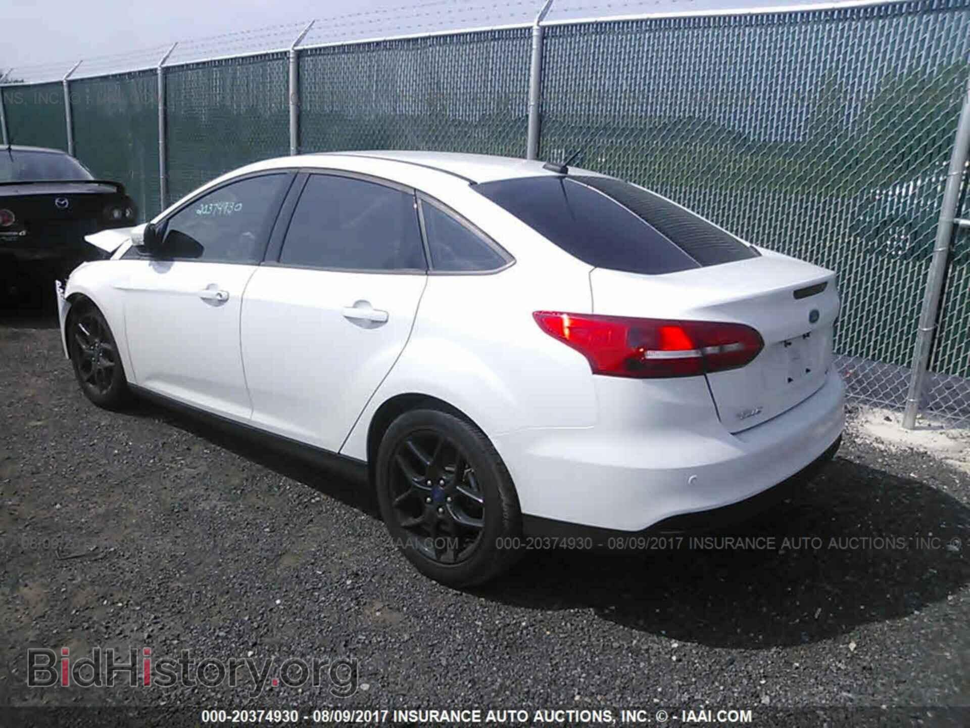 2016 Ford Focus - VIN: 1FADP3F21GL354518 - Photo 3