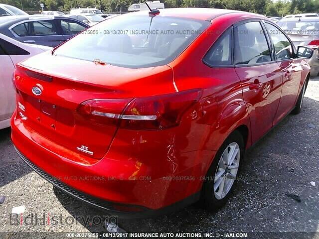 2016 Ford Focus - VIN: 1FADP3F28GL203823 - Photo 4