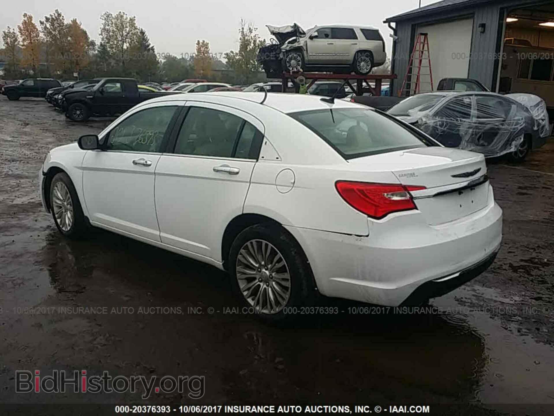 2011 Chrysler 200 - VIN: 1C3BC2FG4BN581917 - Фото 3