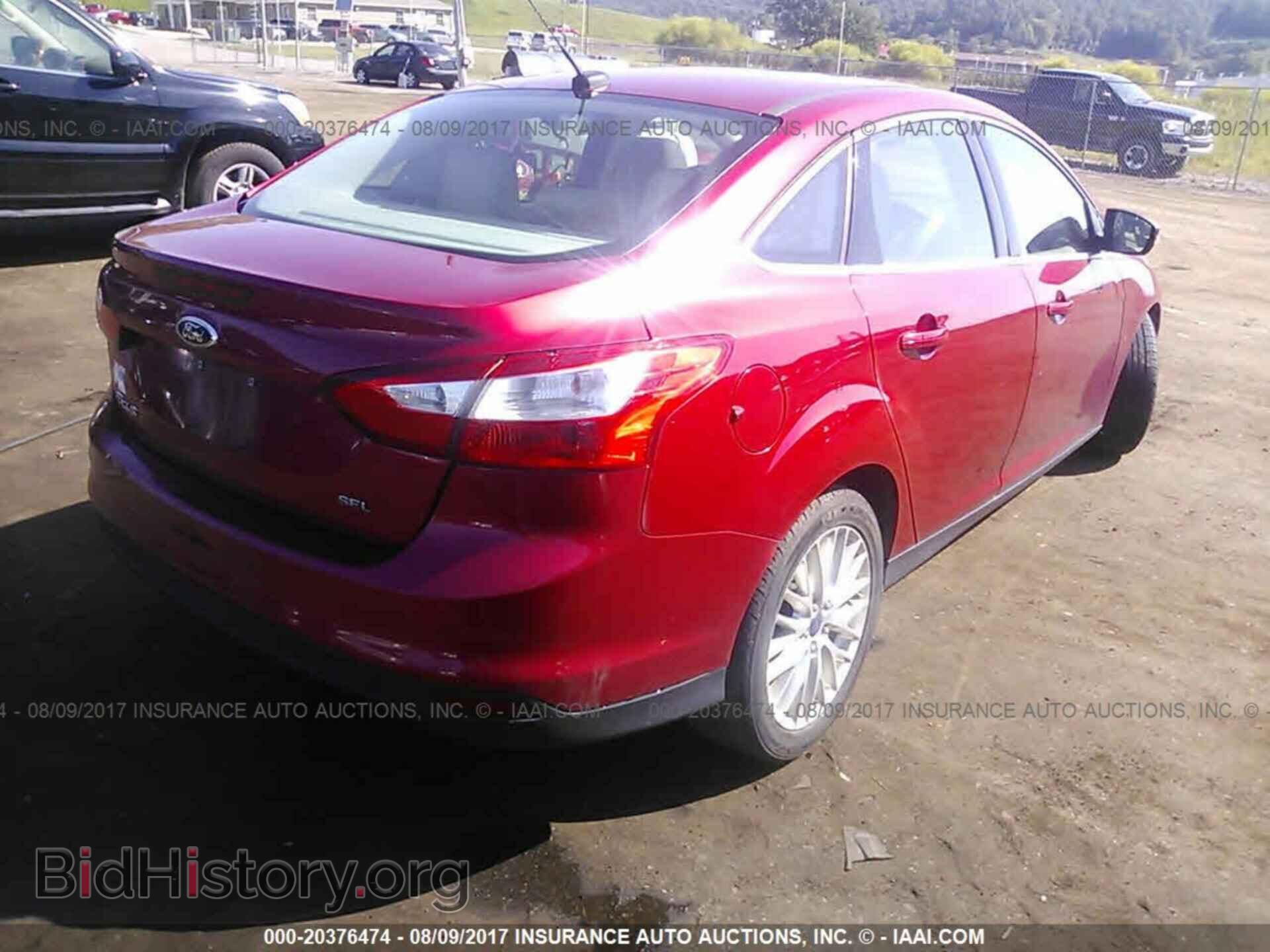 2012 Ford Focus - VIN: 1FAHP3H28CL414013 - Photo 4