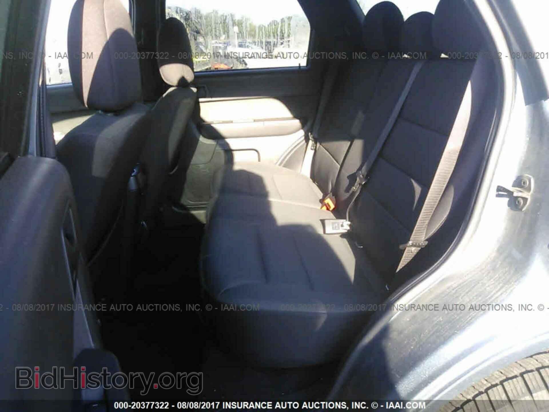2011 Ford Escape - VIN: 1FMCU9DG1BKB84705 - Фото 8