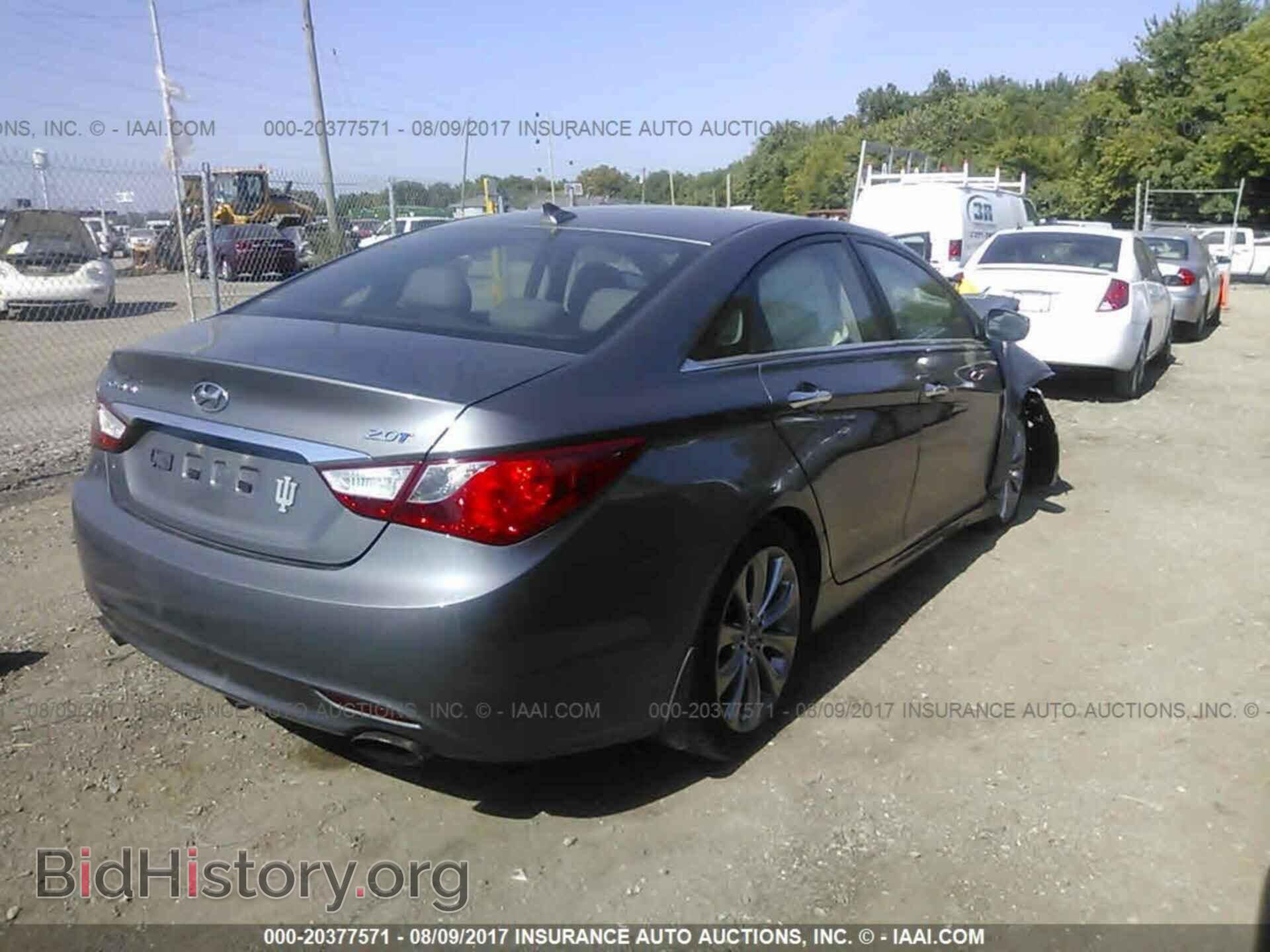 2012 Hyundai Sonata - VIN: 5NPEC4AB6CH422012 - Photo 4