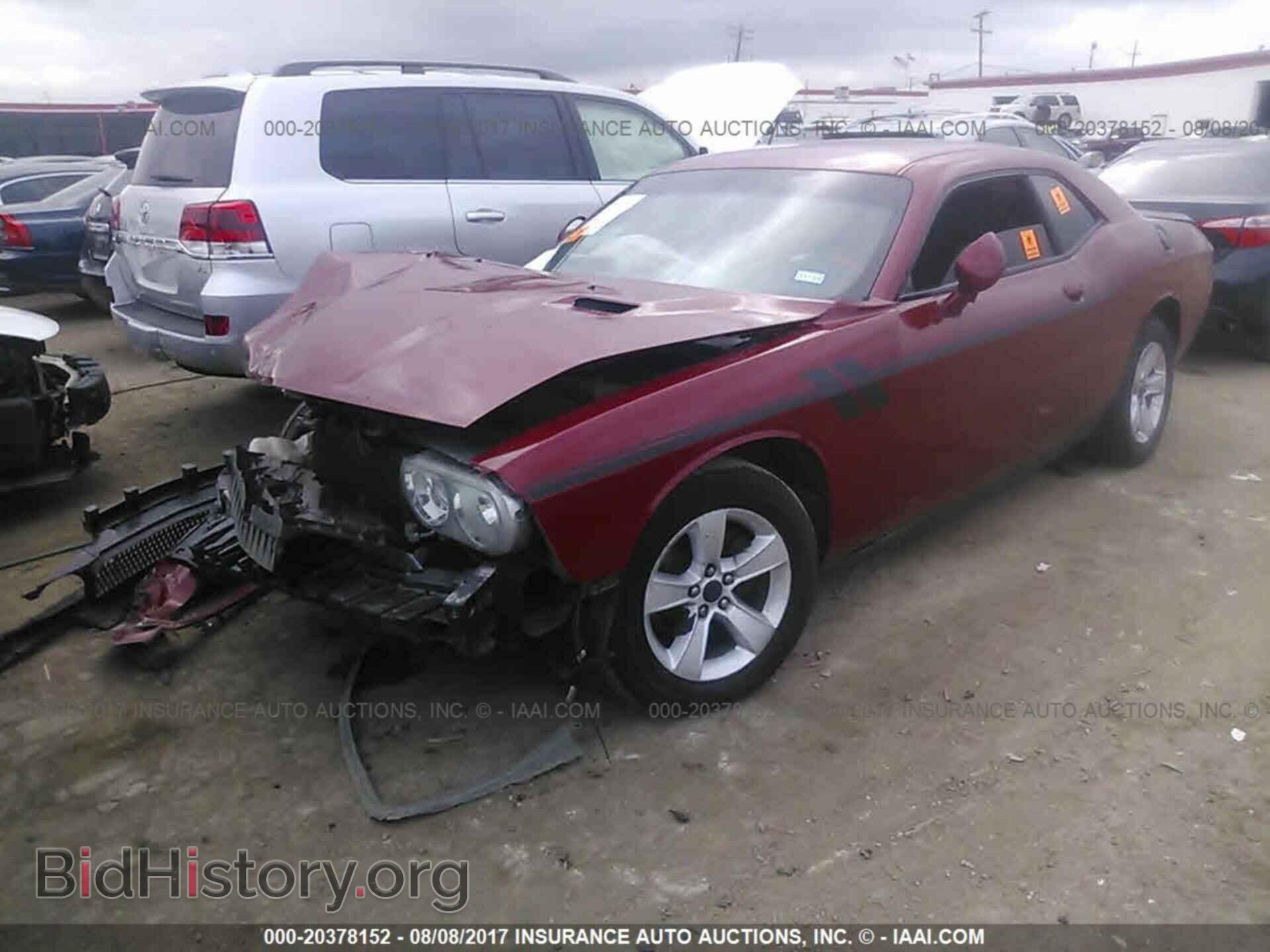 2014 Dodge Challenger - VIN: 2C3CDYAG3EH188614 - Фото 2