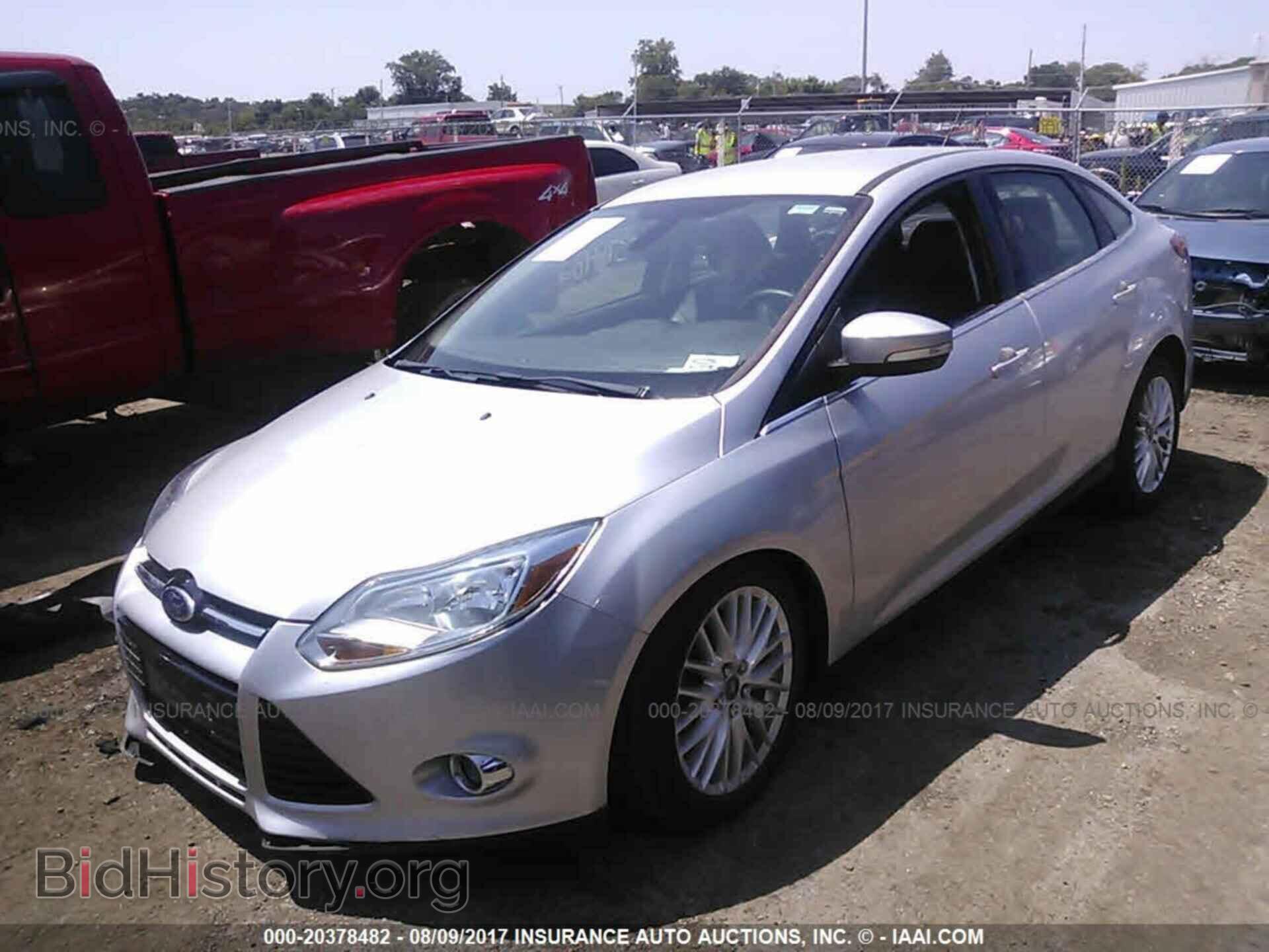 2012 Ford Focus - VIN: 1FAHP3H29CL447604 - Photo 2