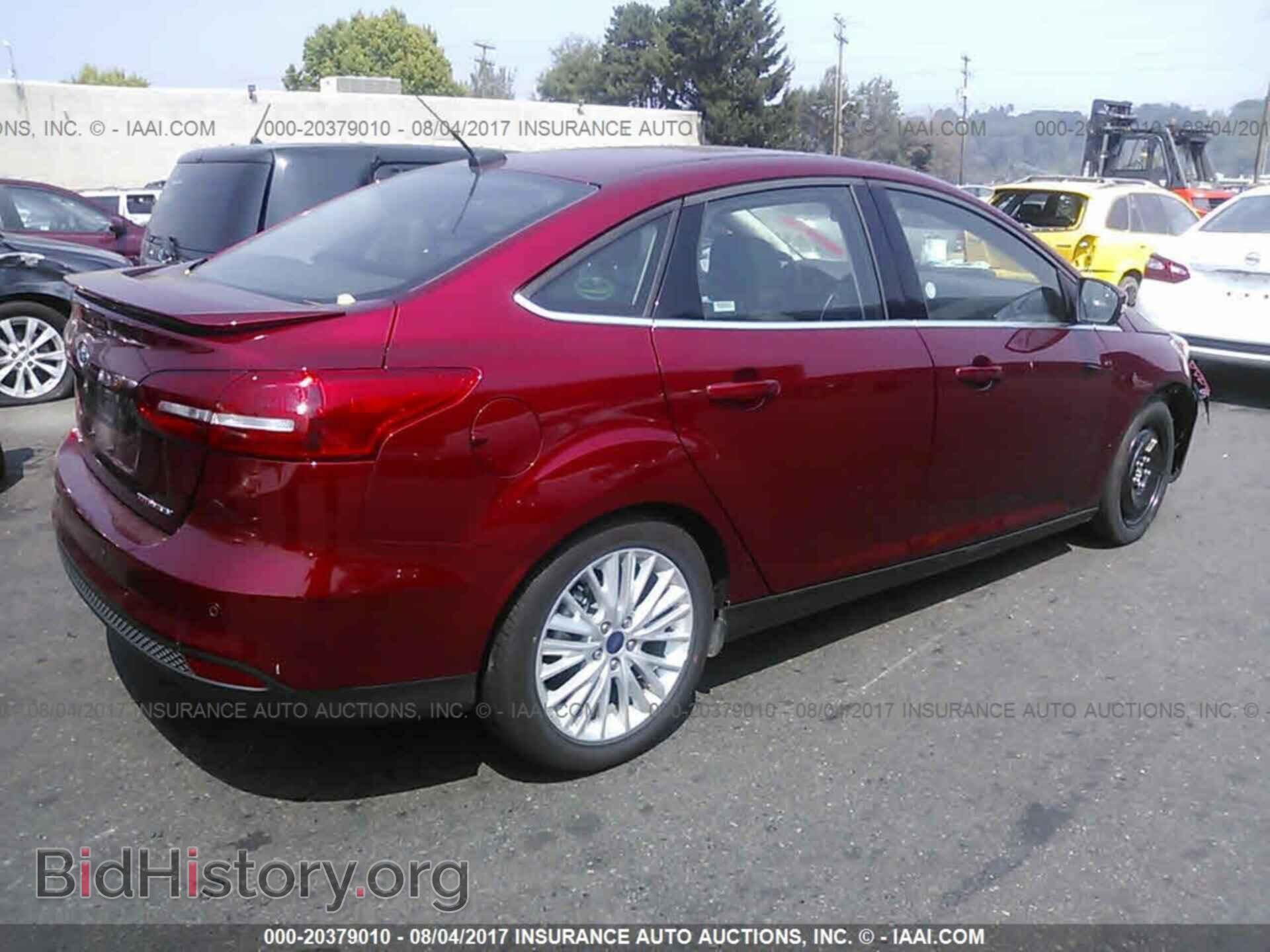 2017 Ford Focus - VIN: 1FADP3J22HL265033 - Photo 4
