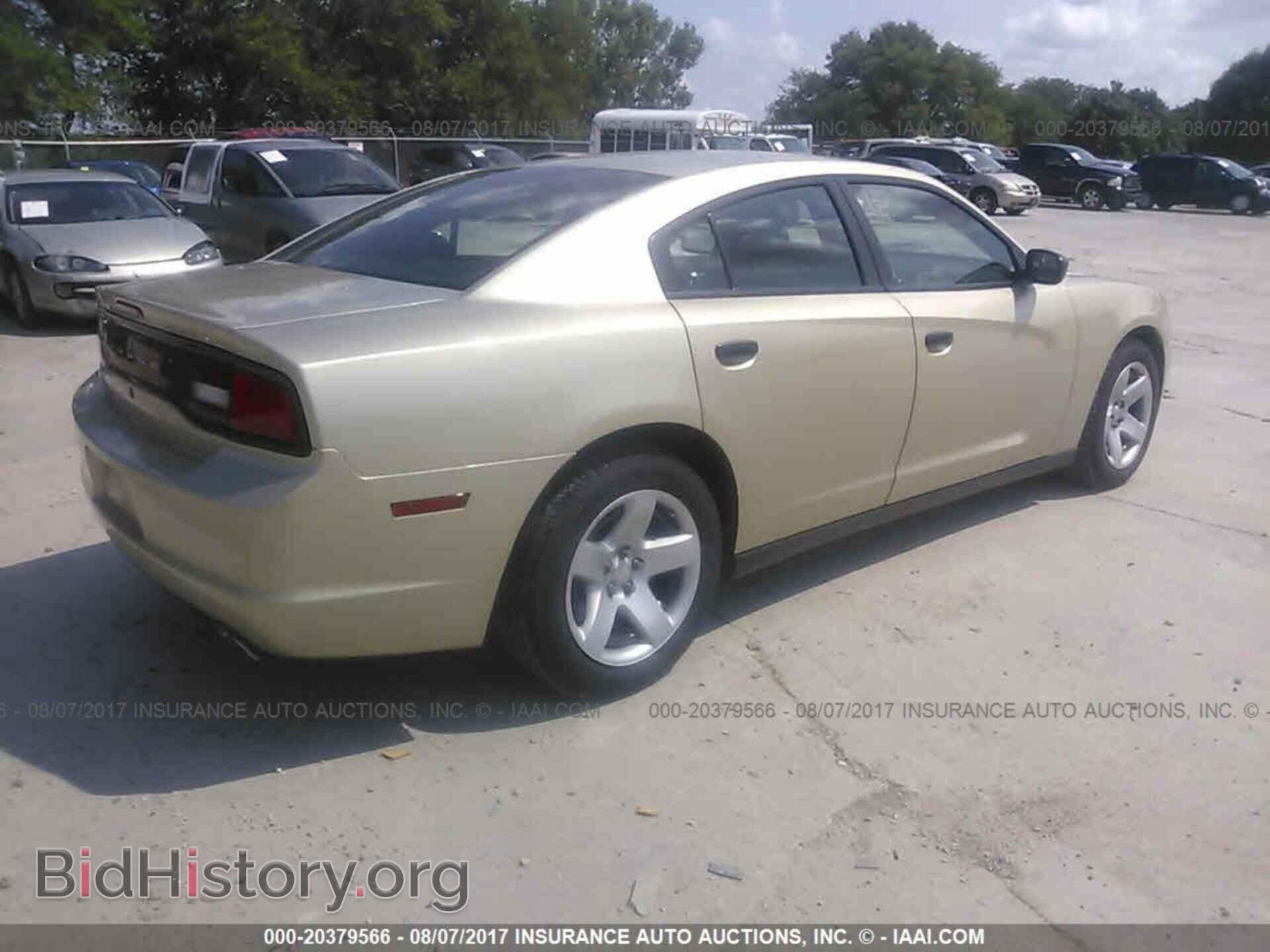 2013 Dodge Charger - VIN: 2C3CDXAT2DH717203 - Photo 4