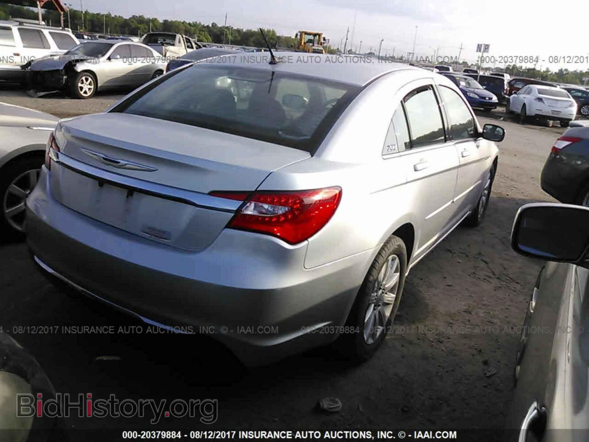 2012 Chrysler 200 - VIN: 1C3CCBBB0CN204968 - Photo 4