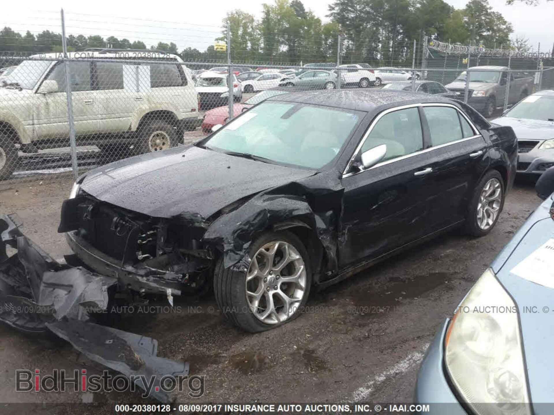 2016 Chrysler 300c - VIN: 2C3CCAPT8GH313575 - Фото 2