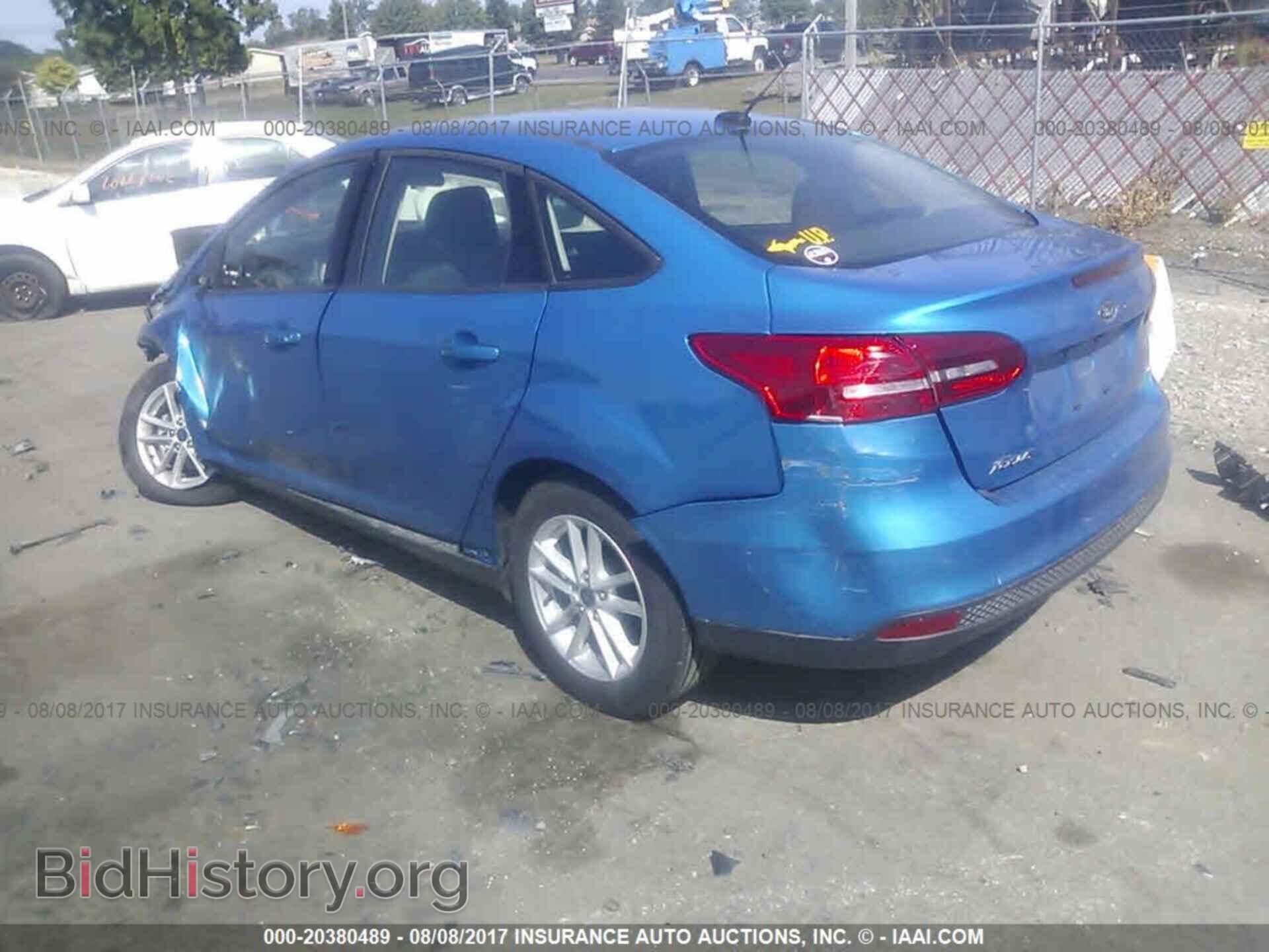 2017 Ford Focus - VIN: 1FADP3F24HL229286 - Photo 3