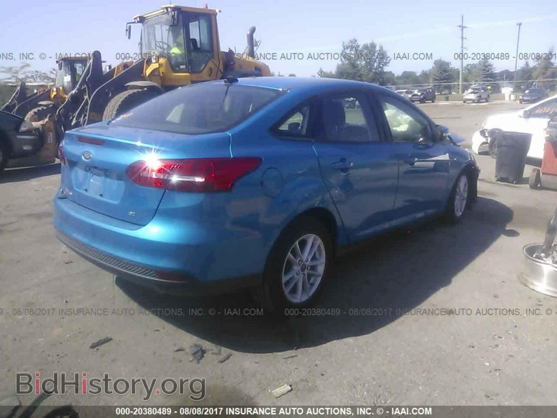 2017 Ford Focus - VIN: 1FADP3F24HL229286 - Photo 4