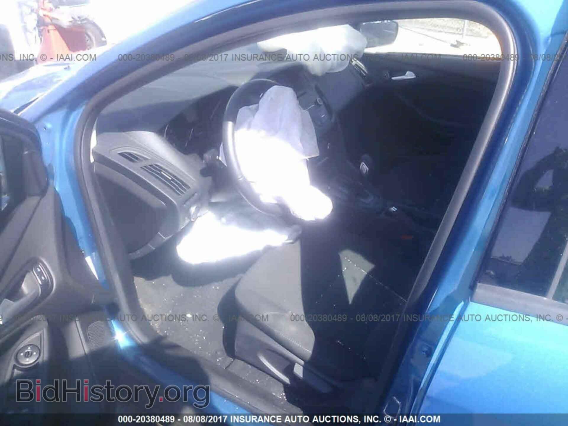 2017 Ford Focus - VIN: 1FADP3F24HL229286 - Photo 5