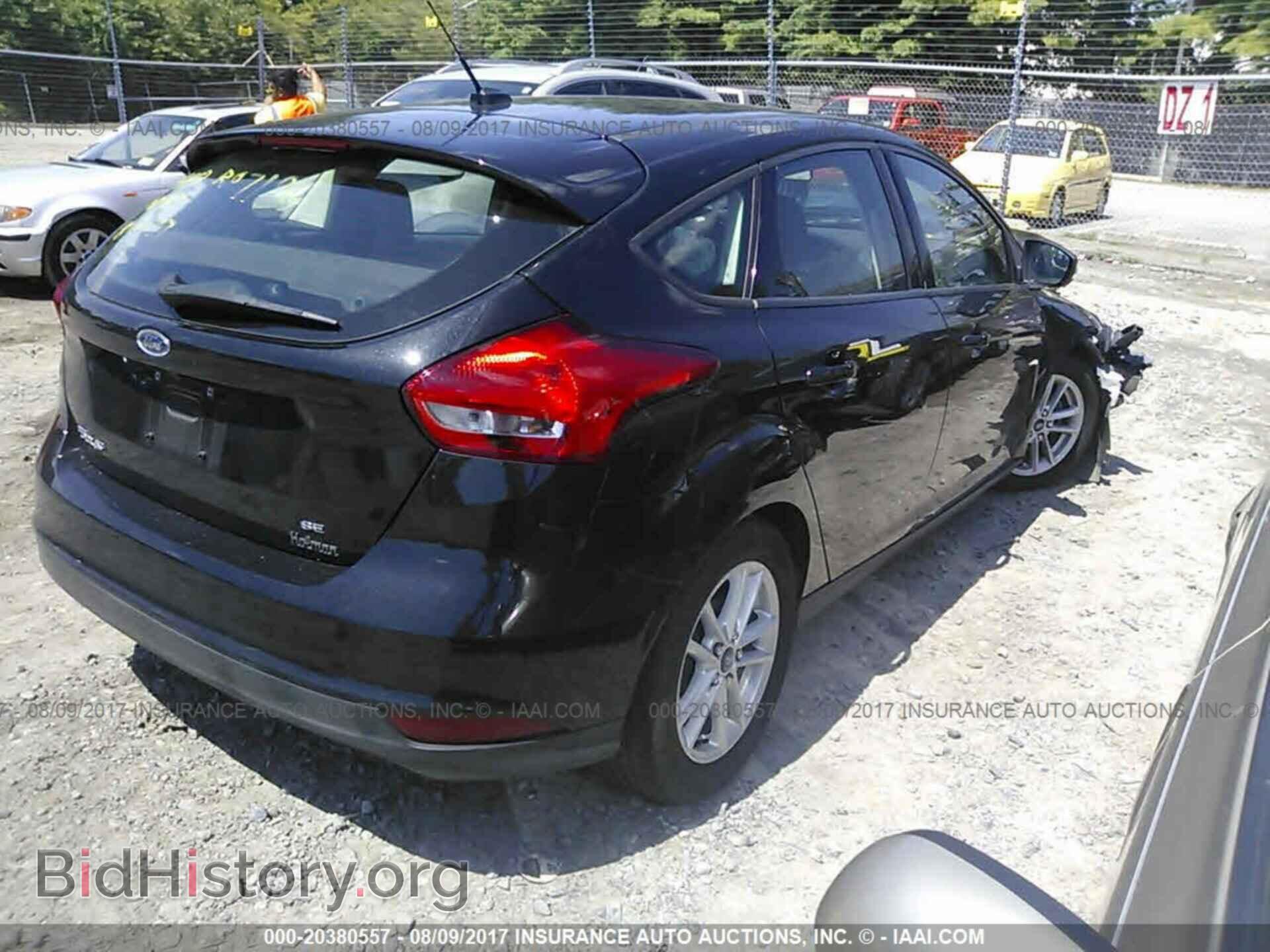 2015 Ford Focus - VIN: 1FADP3K25FL319629 - Photo 4