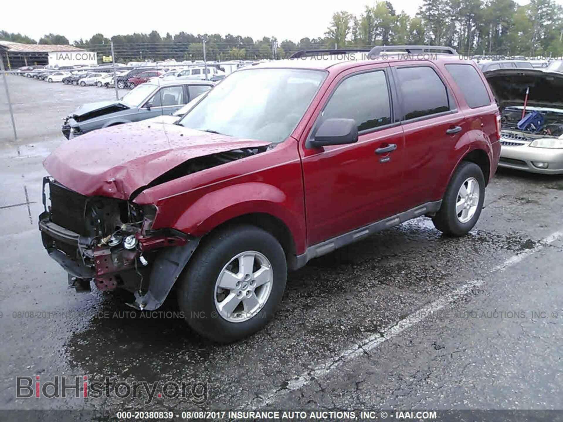 2011 Ford Escape - VIN: 1FMCU0DG1BKA21354 - Фото 2