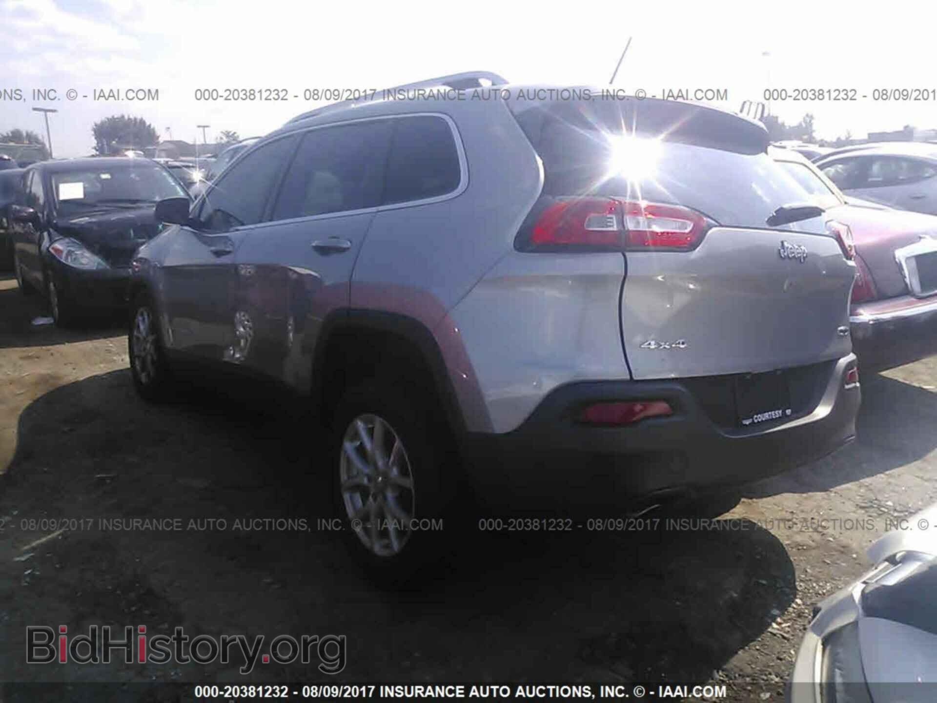 2017 Jeep Cherokee - VIN: 1C4PJMCB4HW587635 - Фото 3