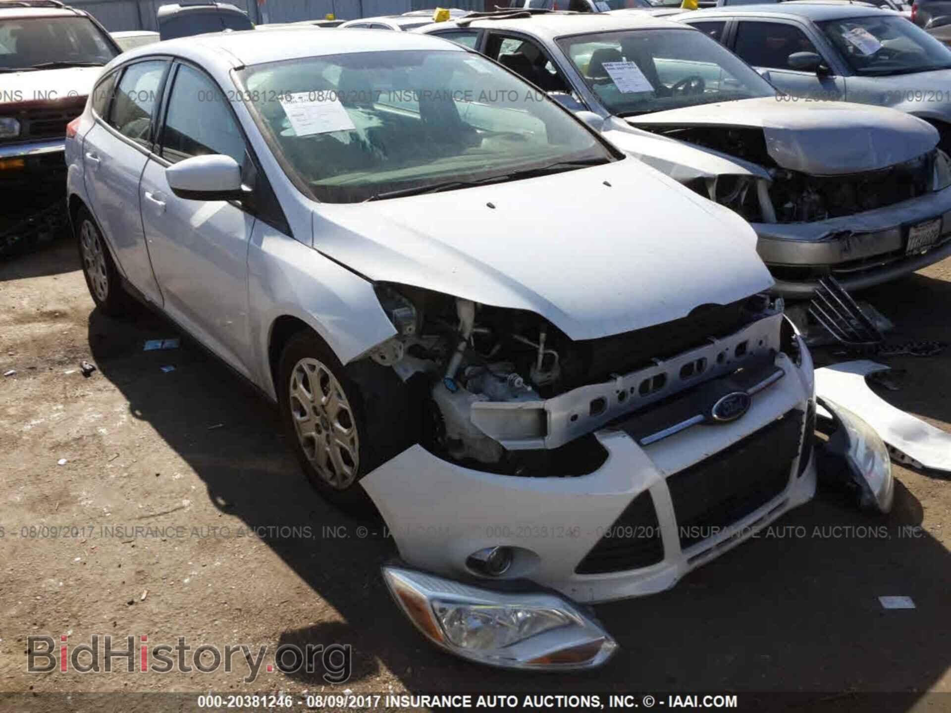 Photo 1FAHP3K27CL111880 - Ford Focus 2012