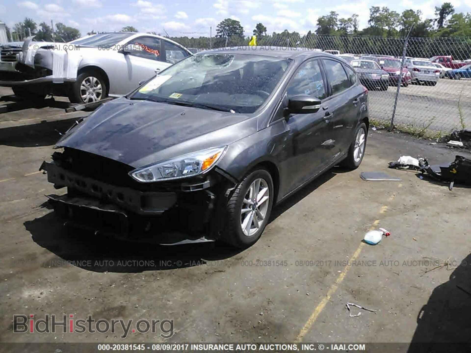 2016 Ford Focus - VIN: 1FADP3K2XGL250390 - Photo 2