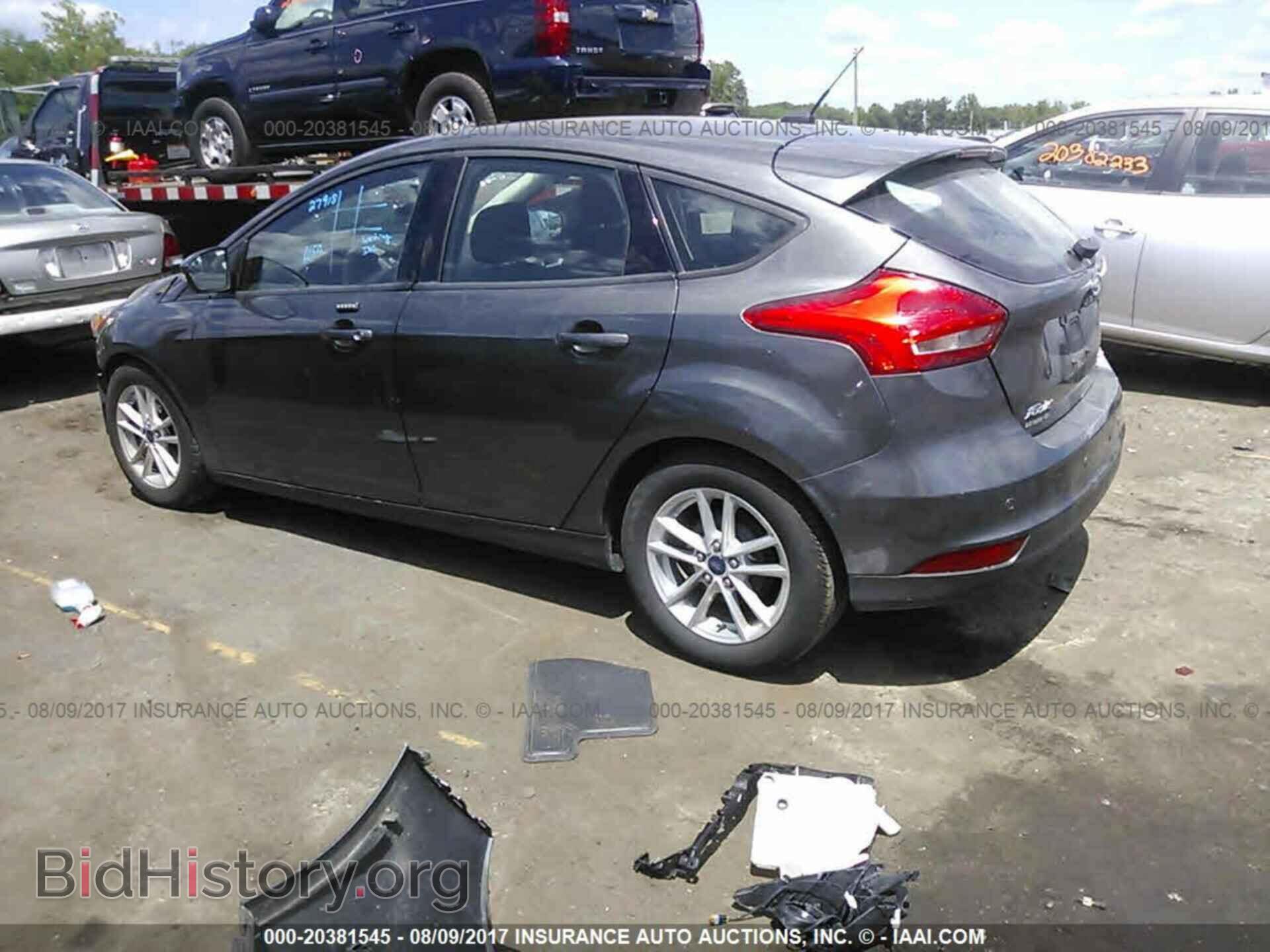 2016 Ford Focus - VIN: 1FADP3K2XGL250390 - Photo 3